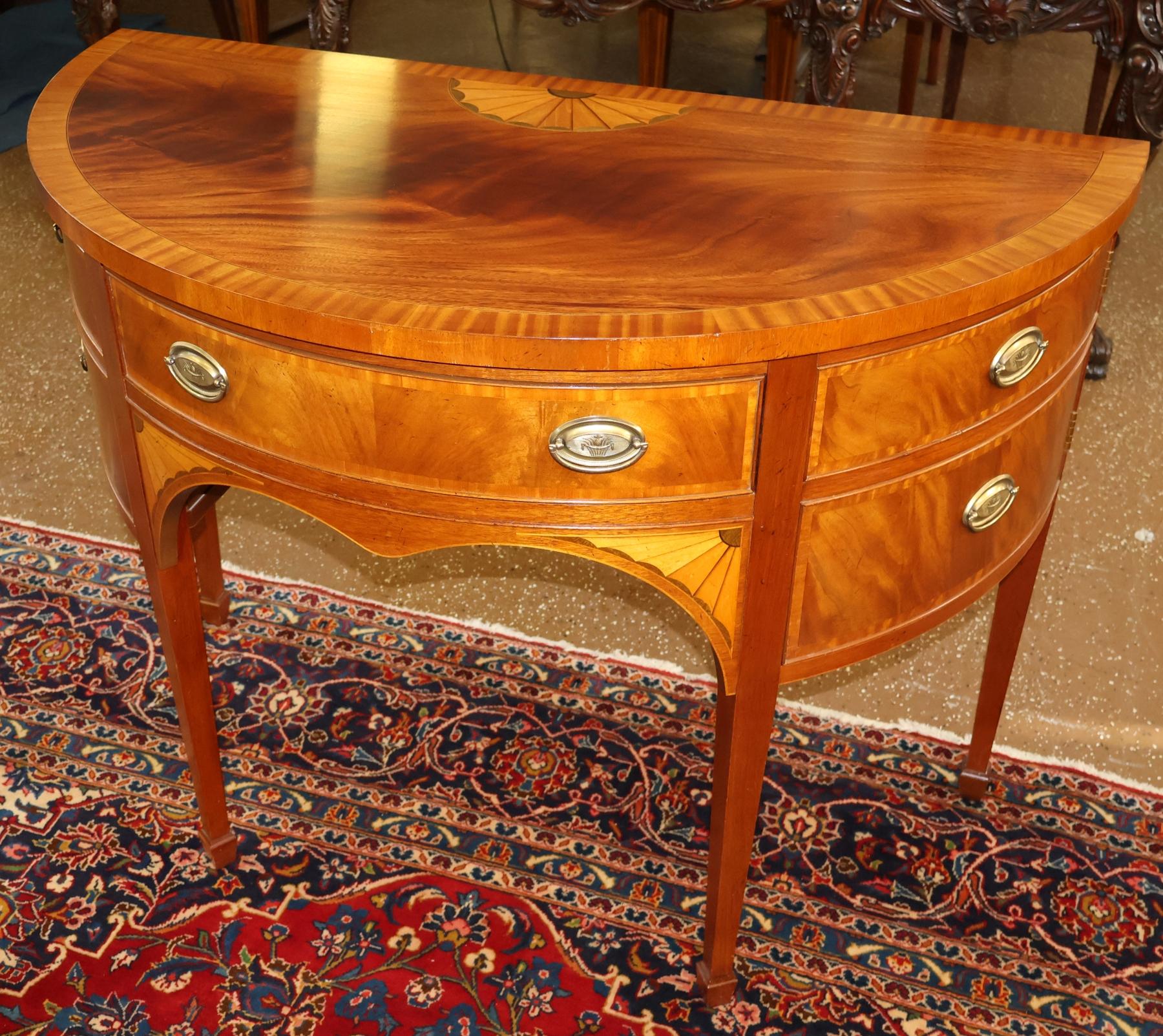 Baker Furniture Inlaid Mahogany Federal Style Demilune Sideboard Buffet Server Regencia en venta