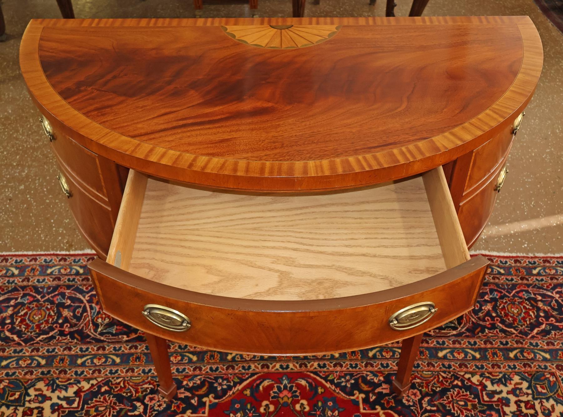Baker Furniture Inlaid Mahogany Federal Style Demilune Sideboard Buffet Server Caoba en venta