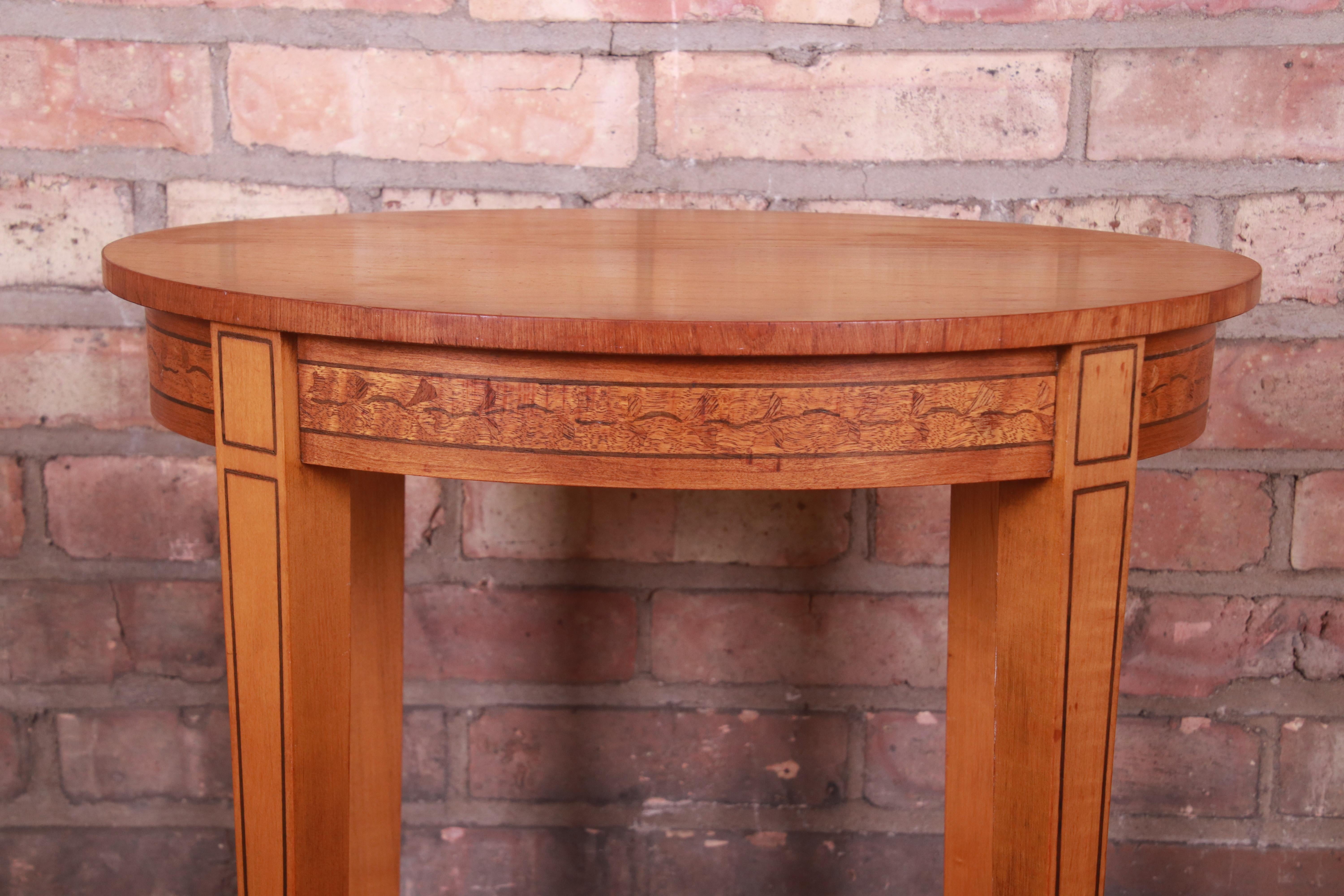 Baker Furniture Inlaid Mahogany Federal Style Side Table or Nightstand In Good Condition In South Bend, IN