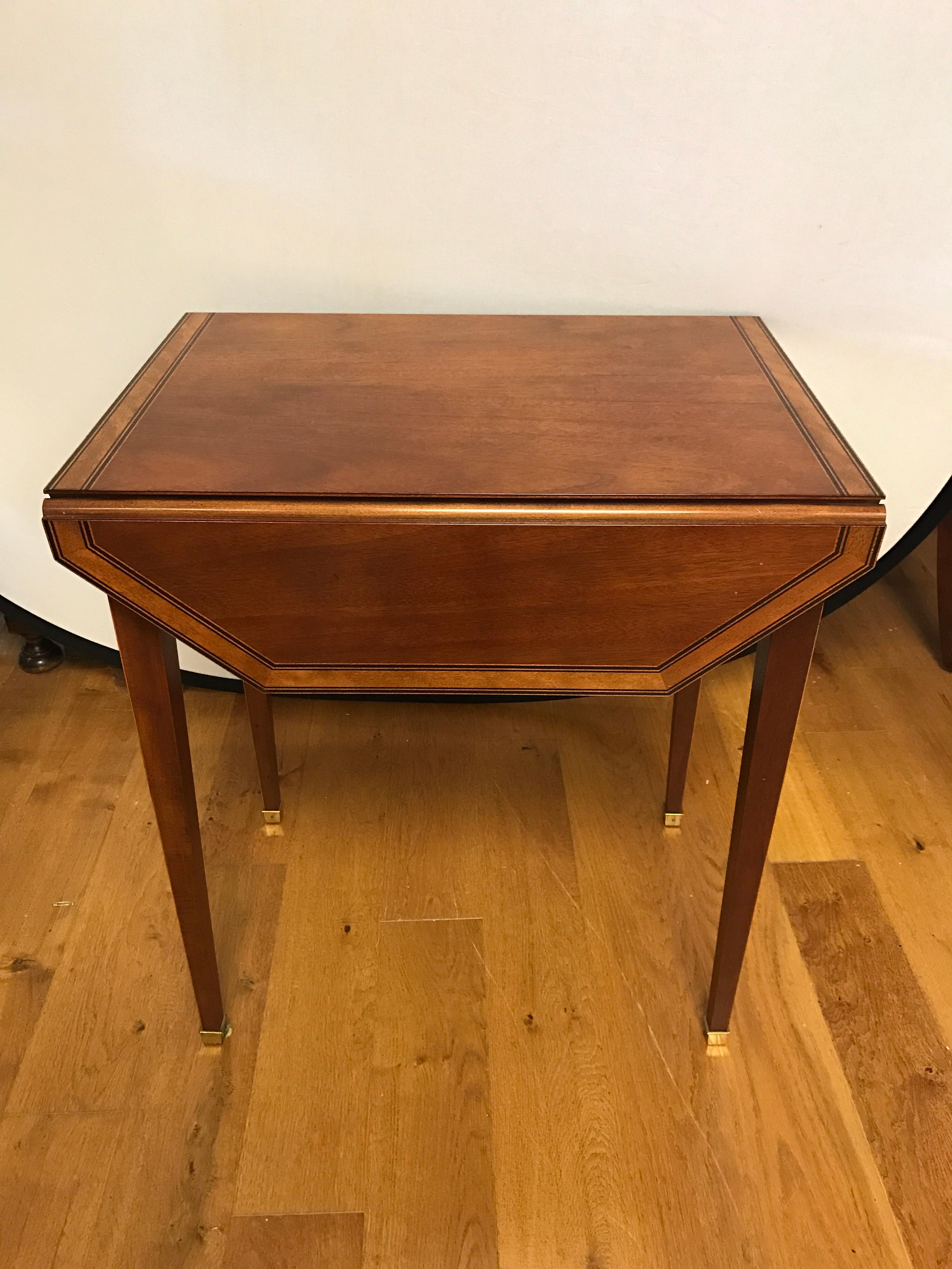 Baker Furniture Inlay Mahogany Drop Leaf End Table In Excellent Condition In West Hartford, CT