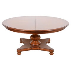 Tavolo da pranzo con piedistallo in legno di ciliegio Baker Furniture, rifinito