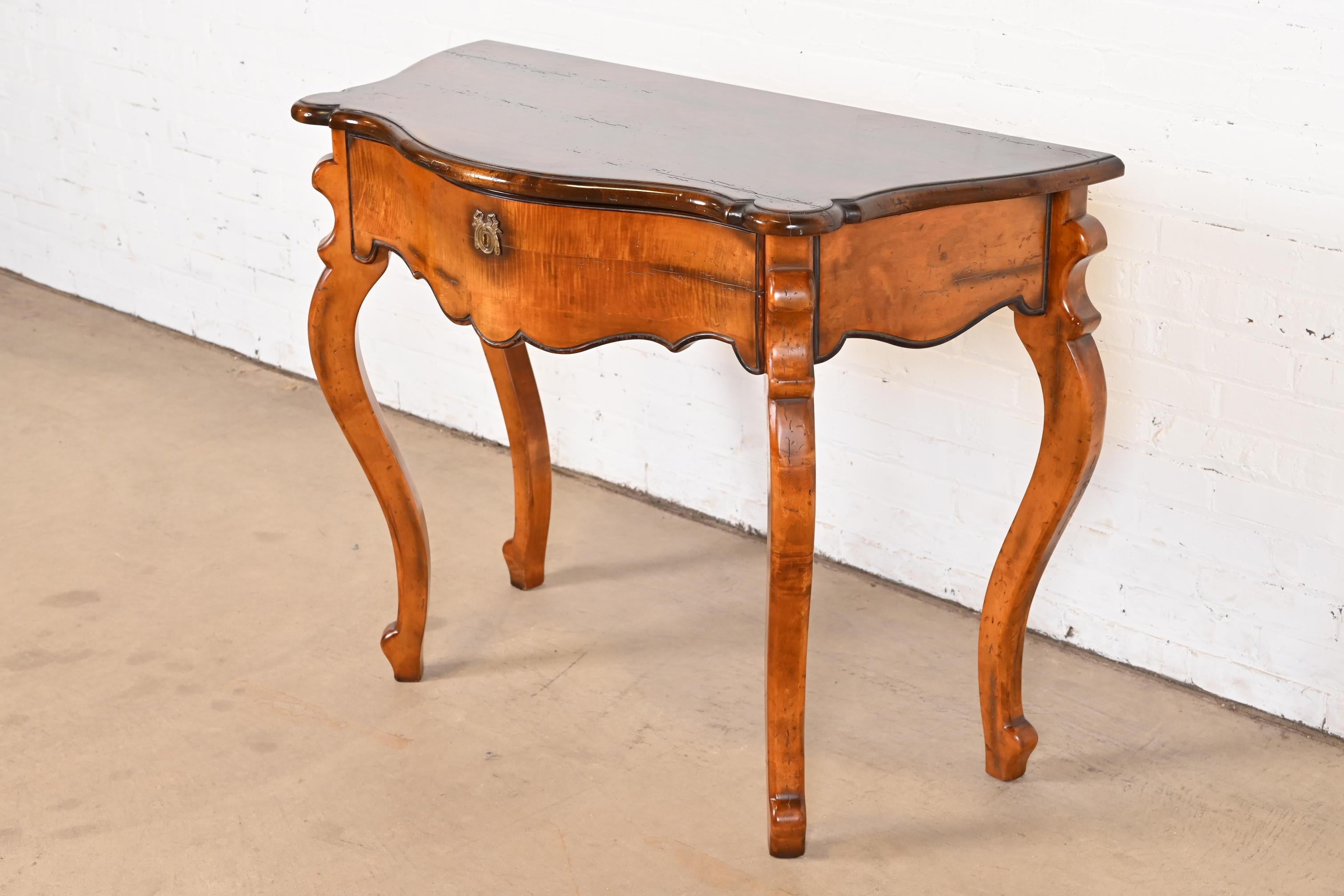 Baker Furniture Italian Provincial Carved Maple Console or Entry Table In Good Condition For Sale In South Bend, IN