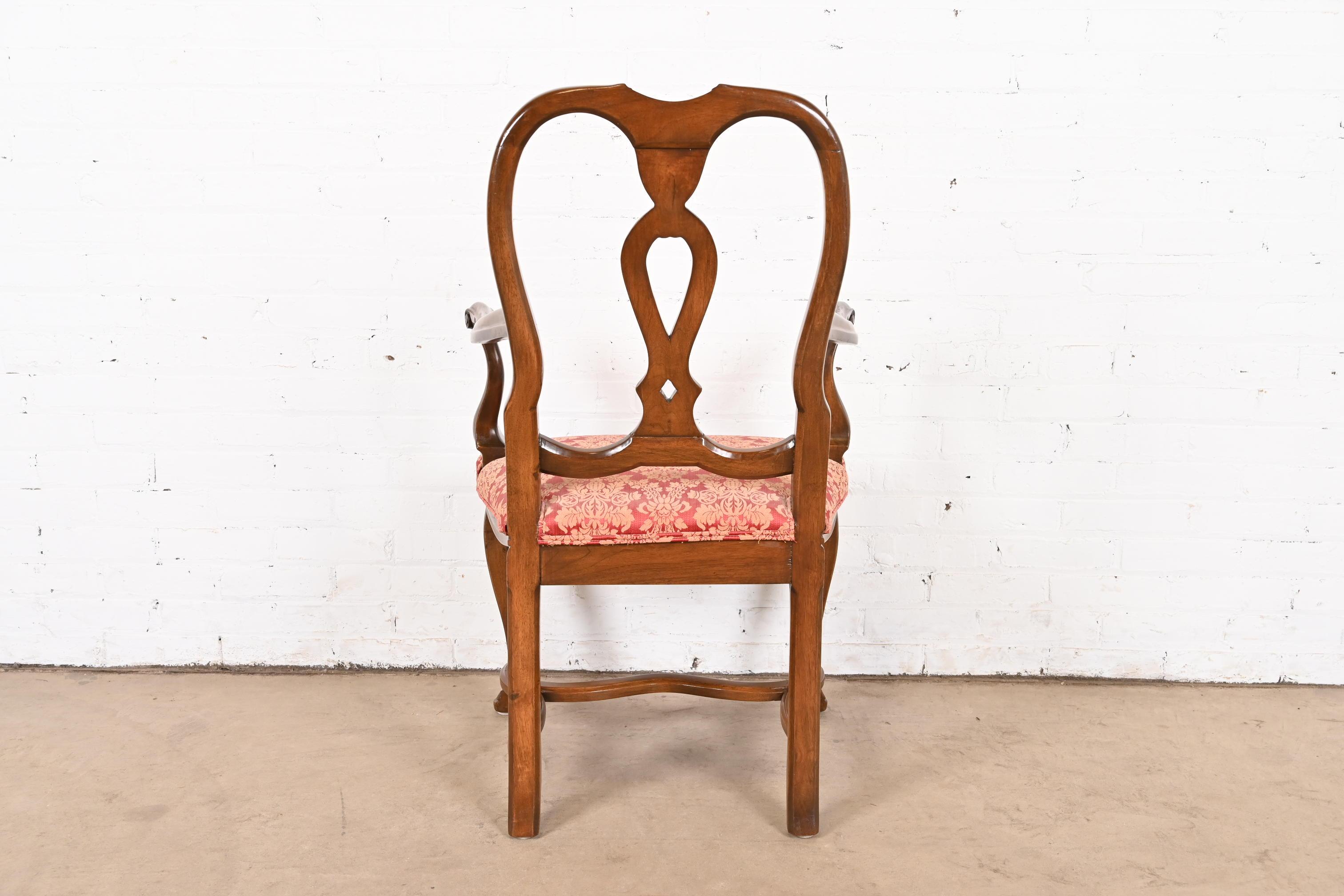 Baker Furniture Italian Provincial Louis XV Carved Walnut Dining Chairs (Chaises à manger en noyer sculpté) en vente 9