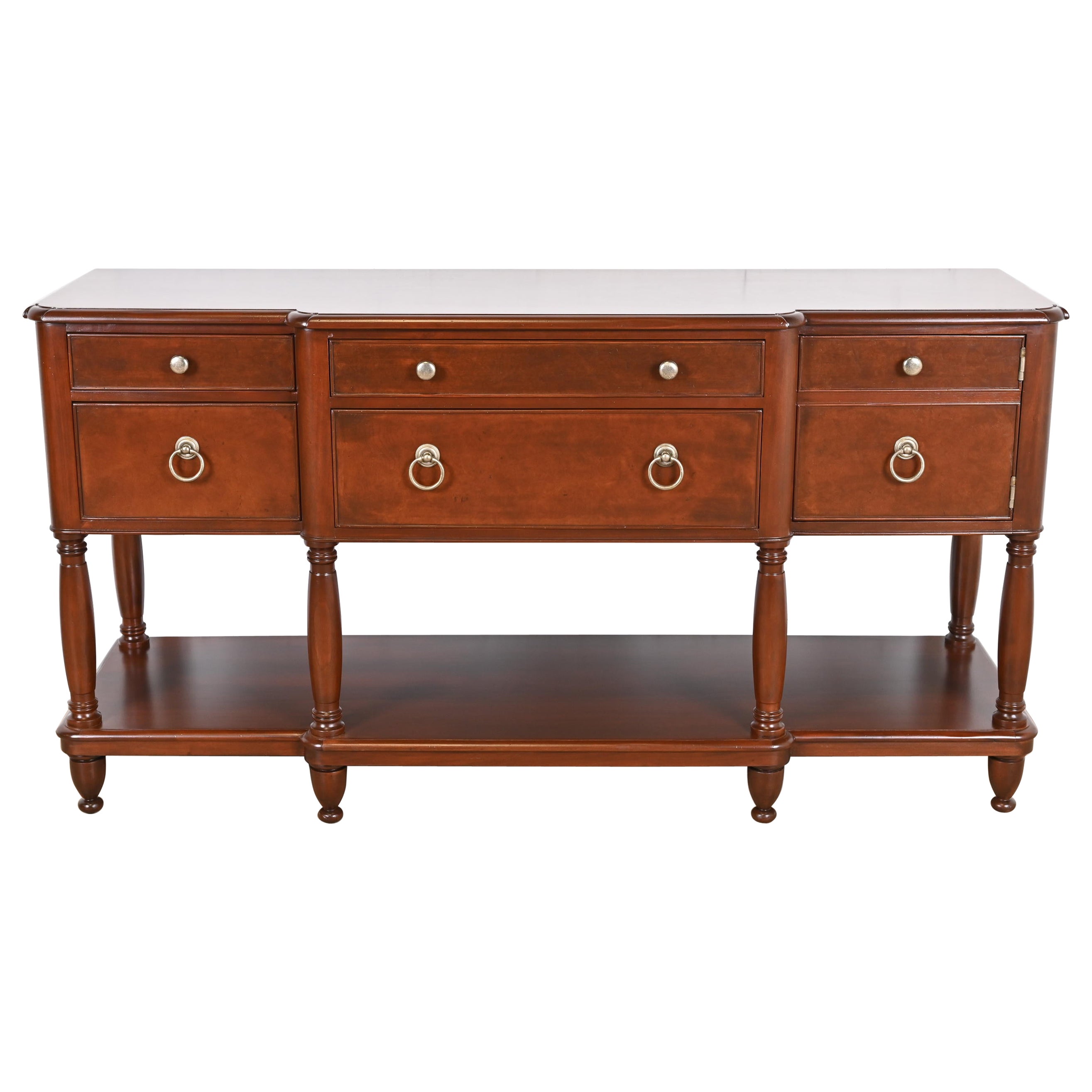 Baker Furniture Credenza provinciale italiana in mogano e legno di radica, rifinita