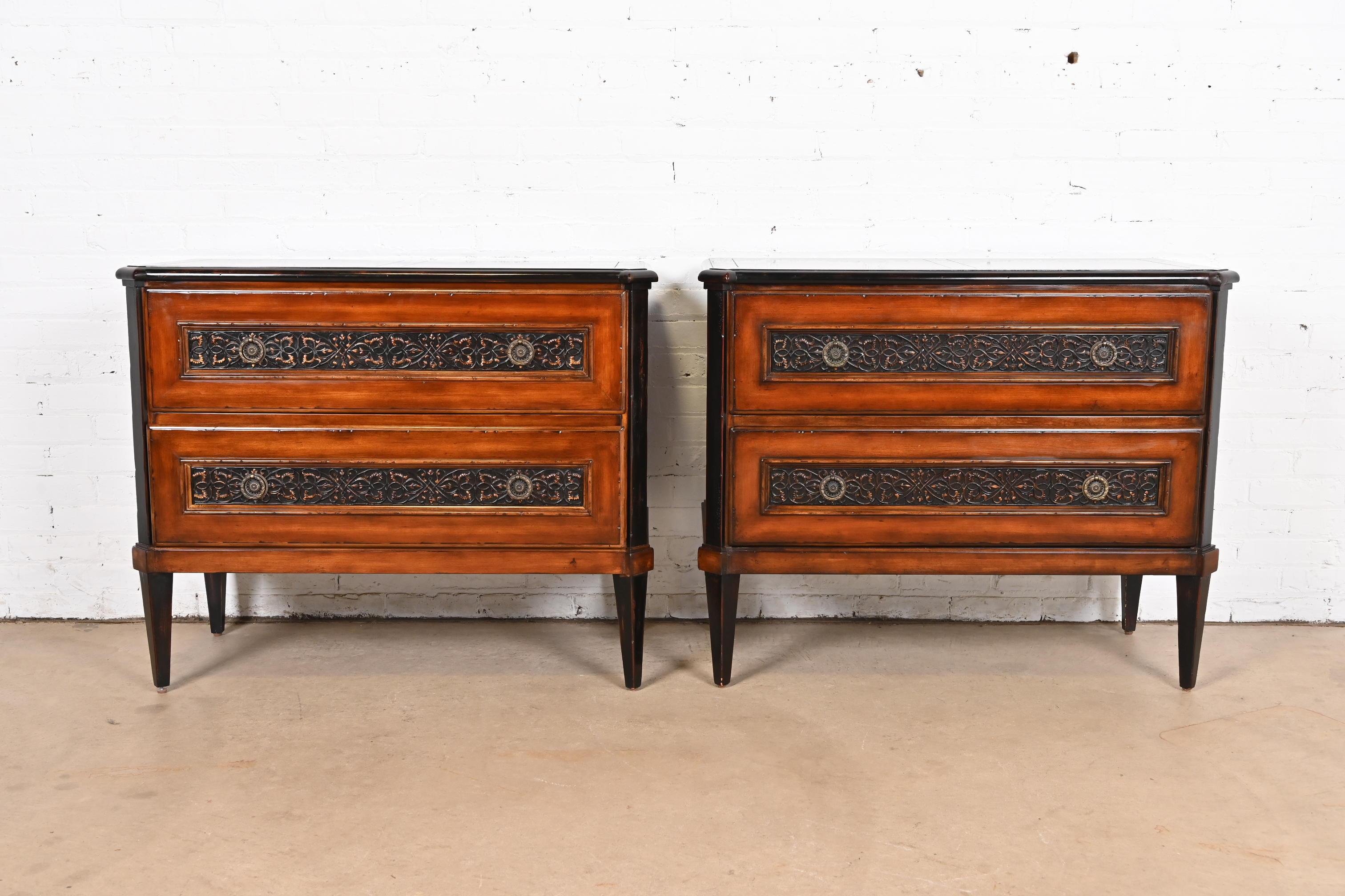Baker Furniture Commode italiana Regency Luigi XVI in ciliegio e legno di radica in vendita 6