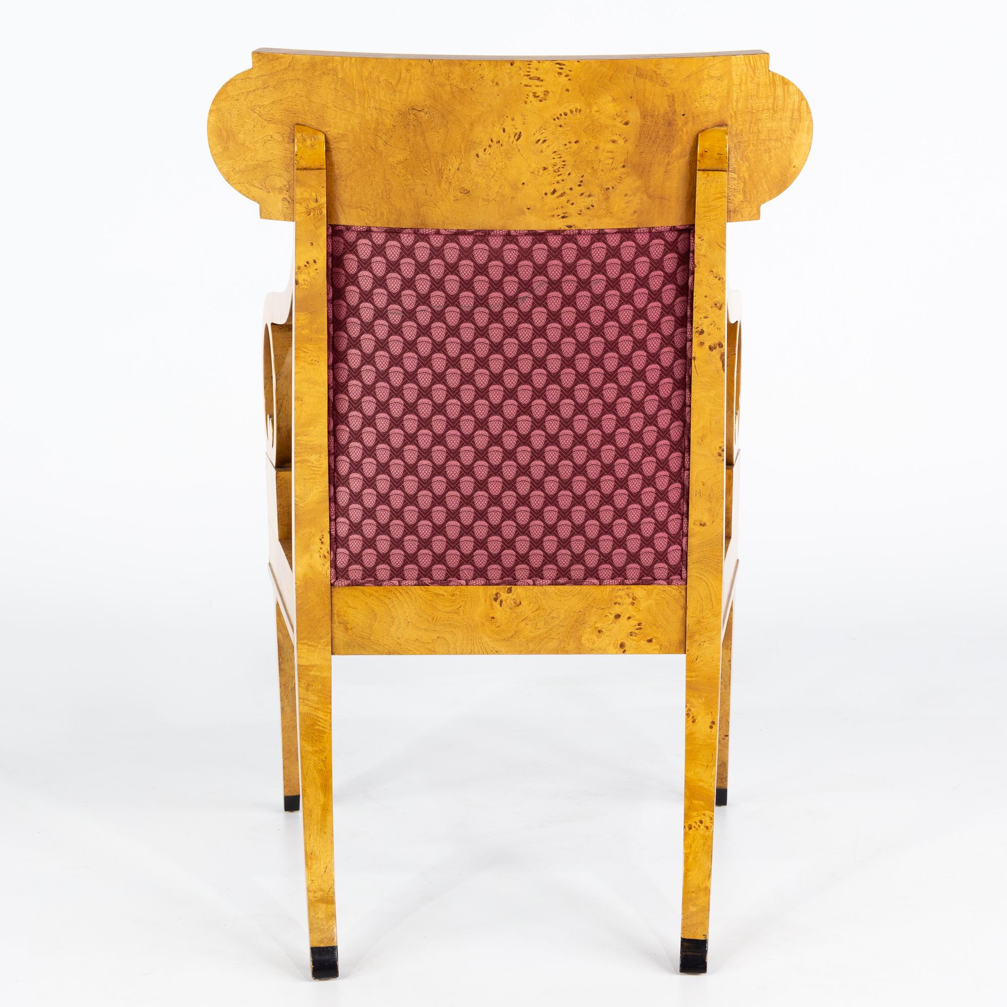 Baker Furniture Klismos Collection Sedie neoclassiche in legno di radica, Set di 10 in vendita 1