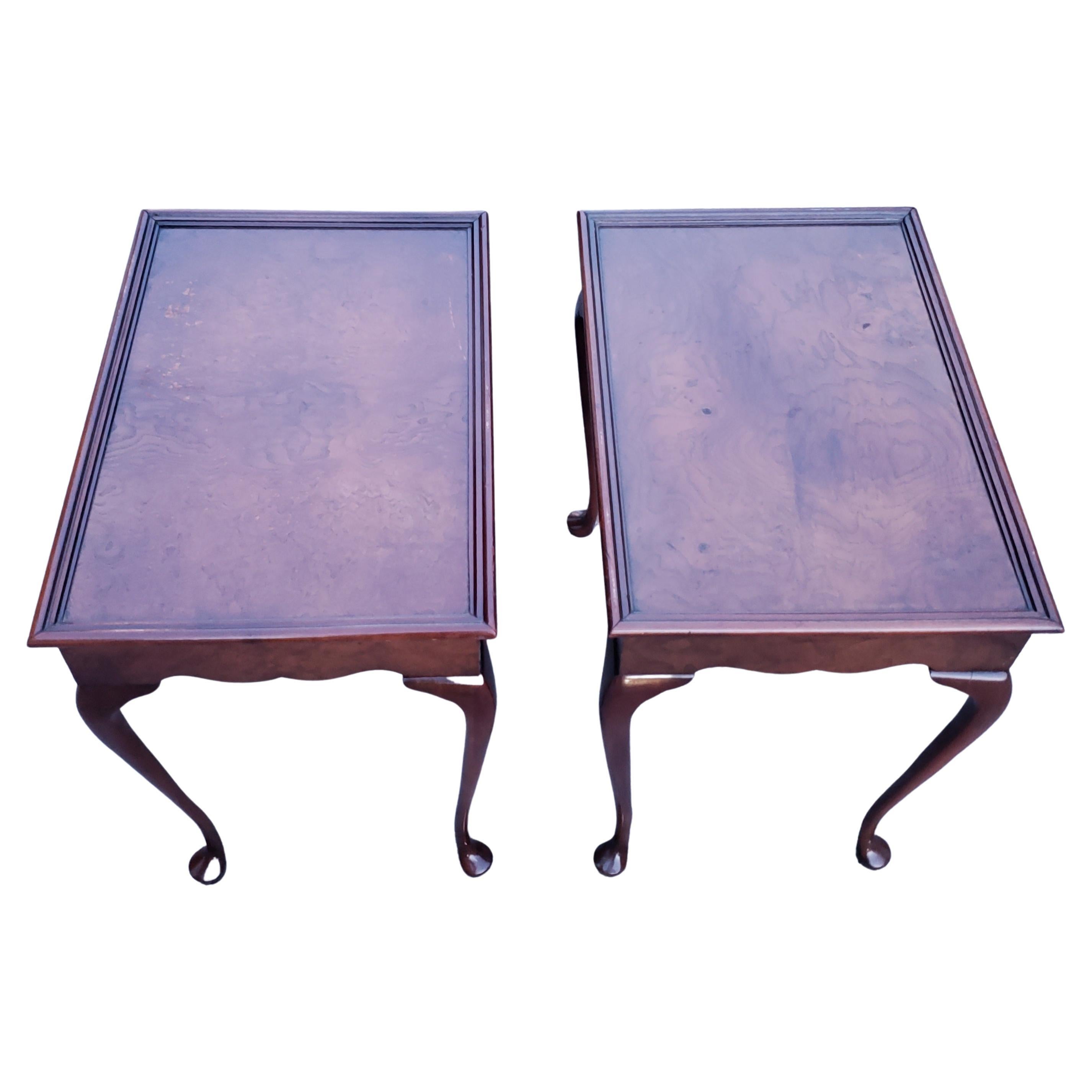 American Baker Furniture mahogany and Burl Walnut Queen Anne Side Tables, C.1950s, a Pair For Sale