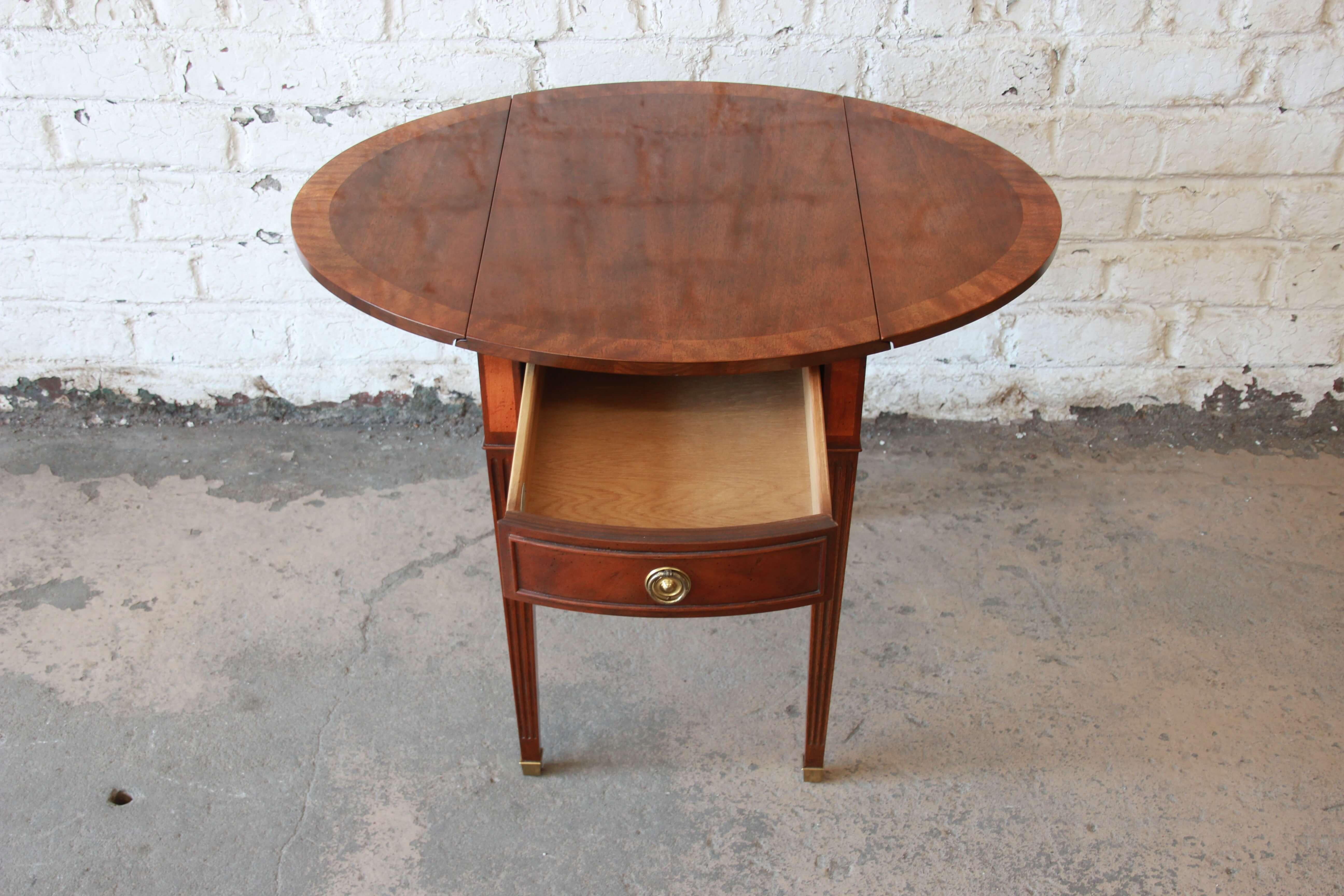 Baker Furniture Mahogany and Inlaid Satinwood Drop-Leaf Side Table In Good Condition In South Bend, IN