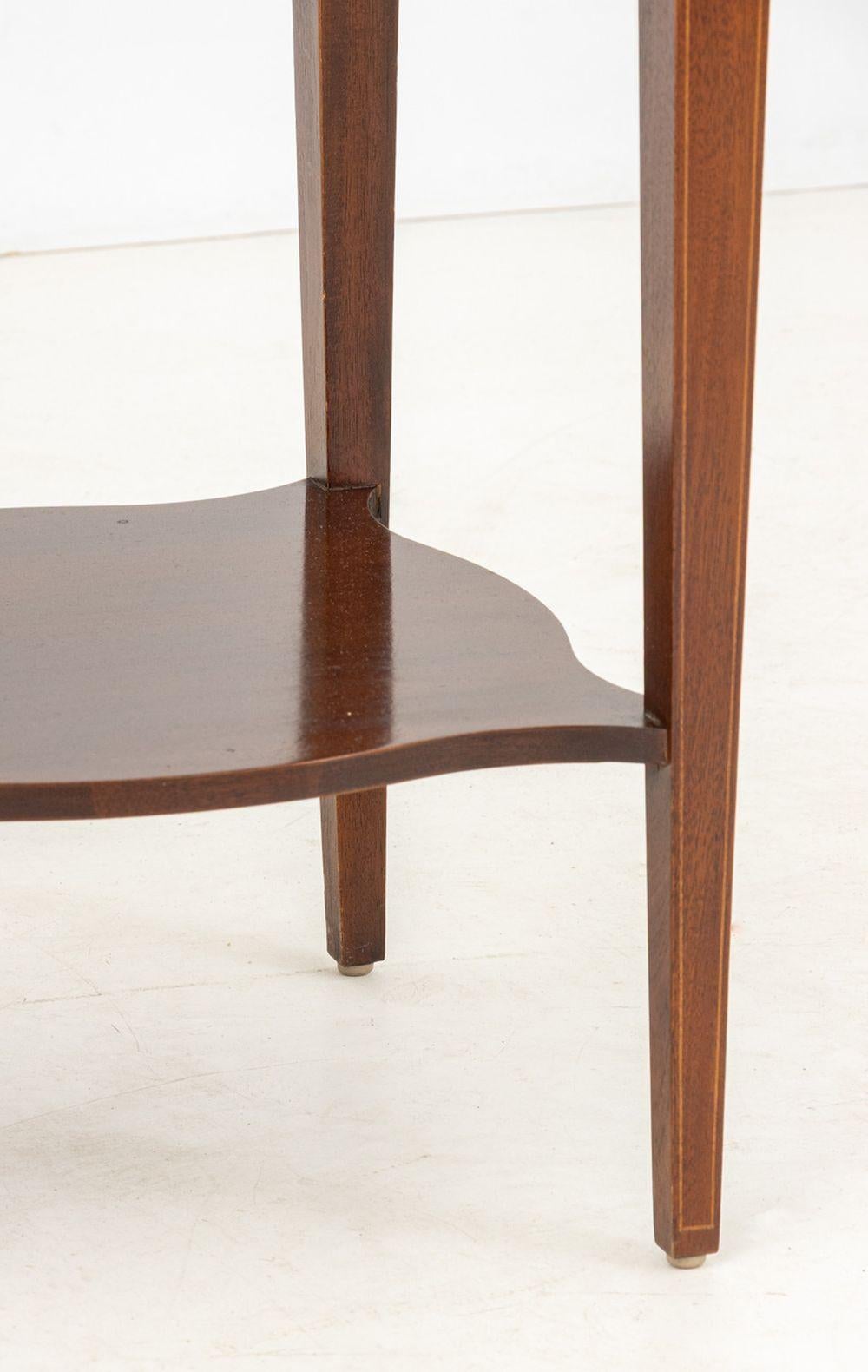 Baker Furniture Mahogany Side Table For Sale 1