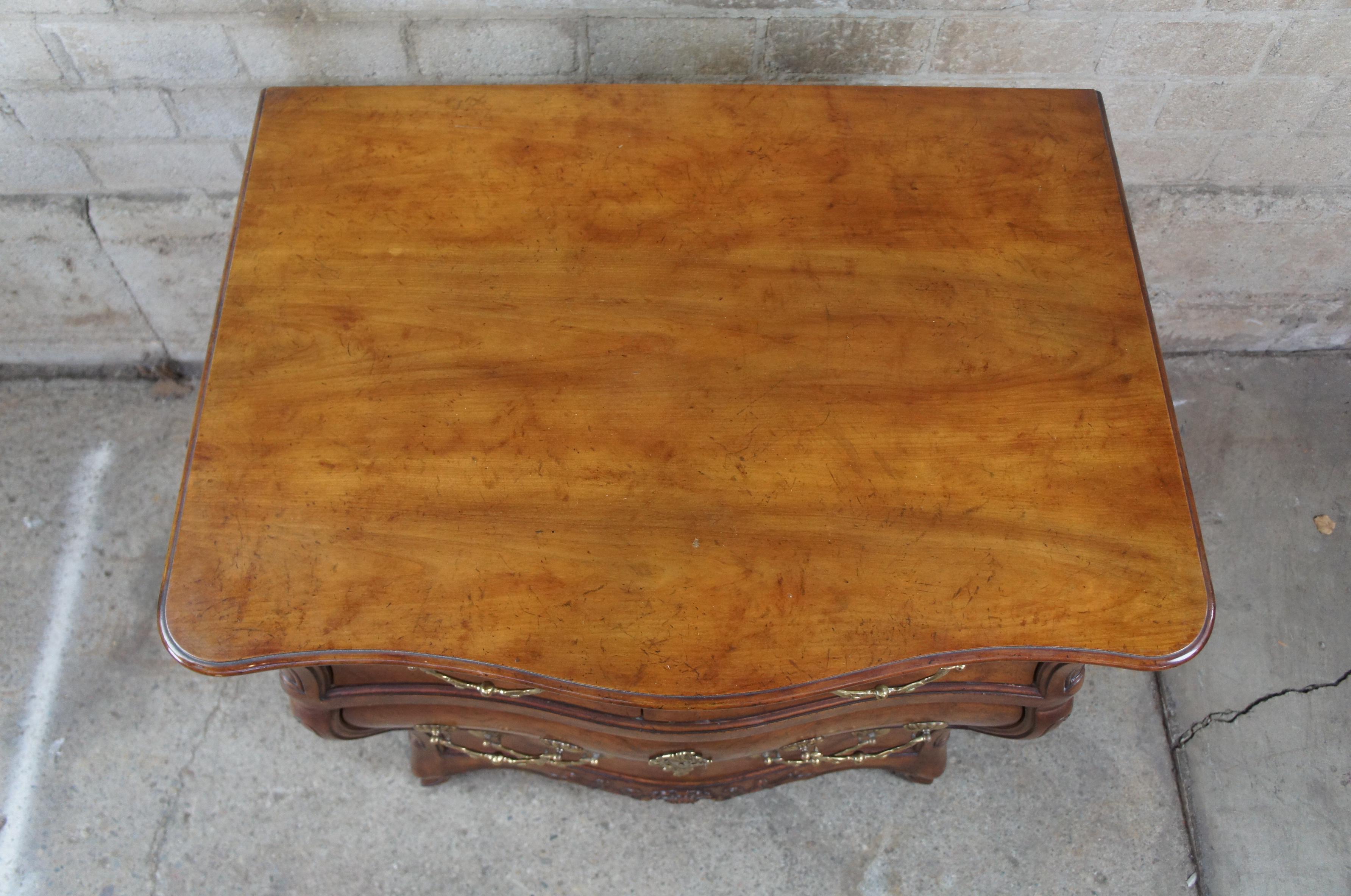 Baker Furniture McMillen Walnut Serpentine Louis XV Bombe Chest Commode Console In Good Condition In Dayton, OH
