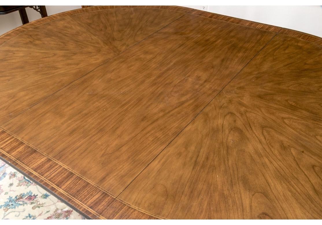 Américain Baker Furniture McMillian Georgian Style Round Extension Table en vente