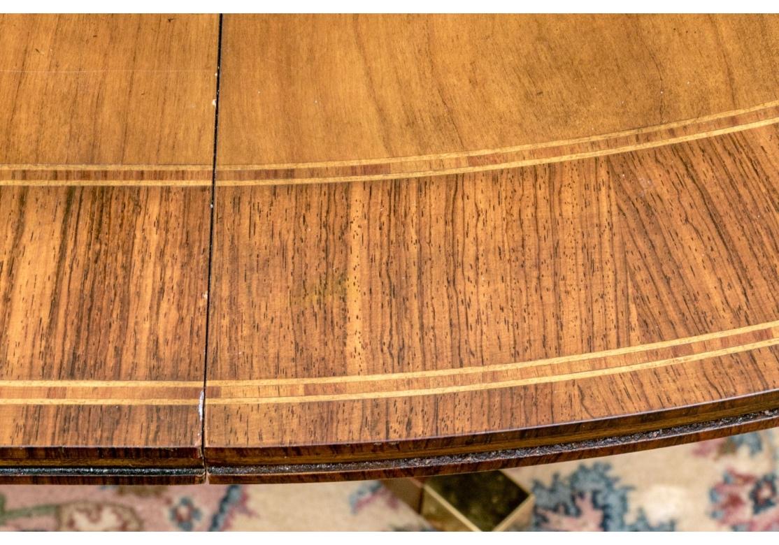 20ième siècle Baker Furniture McMillian Georgian Style Round Extension Table en vente