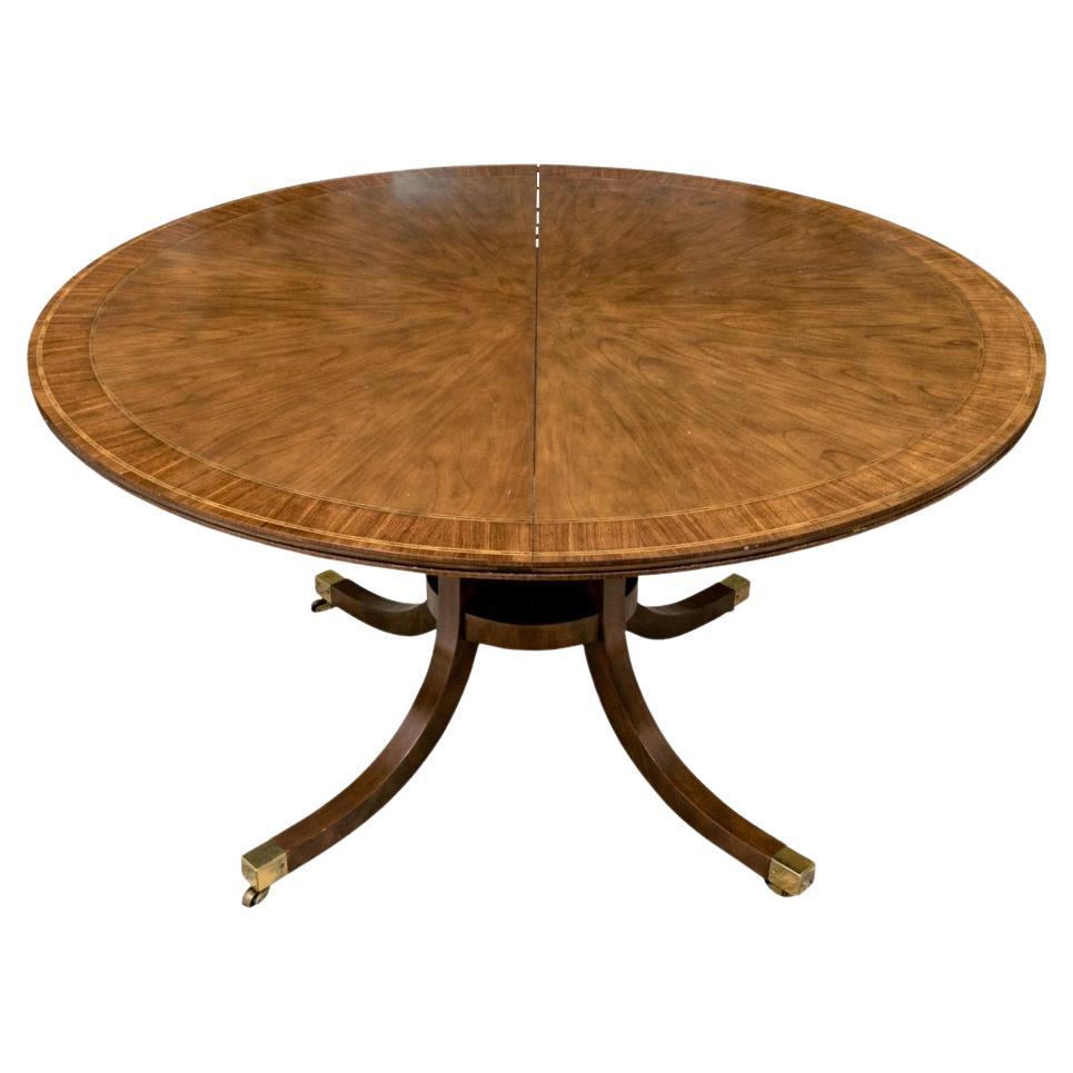 Baker Furniture McMillian Georgian Style Round Extension Table en vente