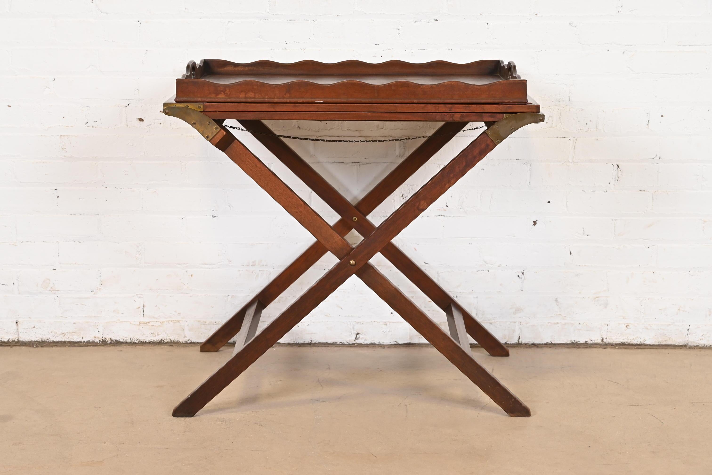 Baker Furniture Mid-Century Campaigner Mahogany Extending Butler Stand Bon état - En vente à South Bend, IN