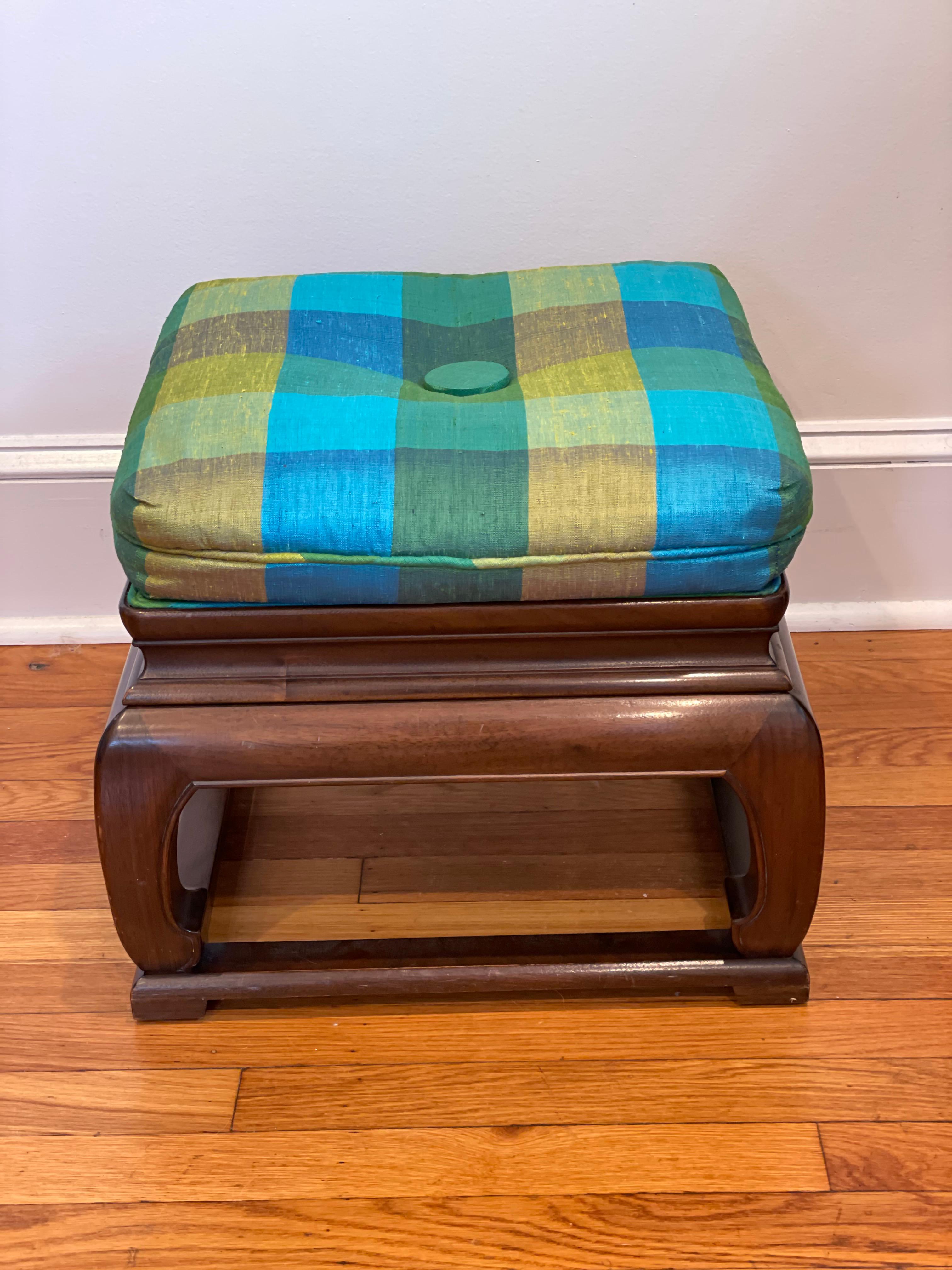 Baker Furniture Mid-Century Chinoiserie Ottoman Pouf In Good Condition For Sale In W Allenhurst, NJ