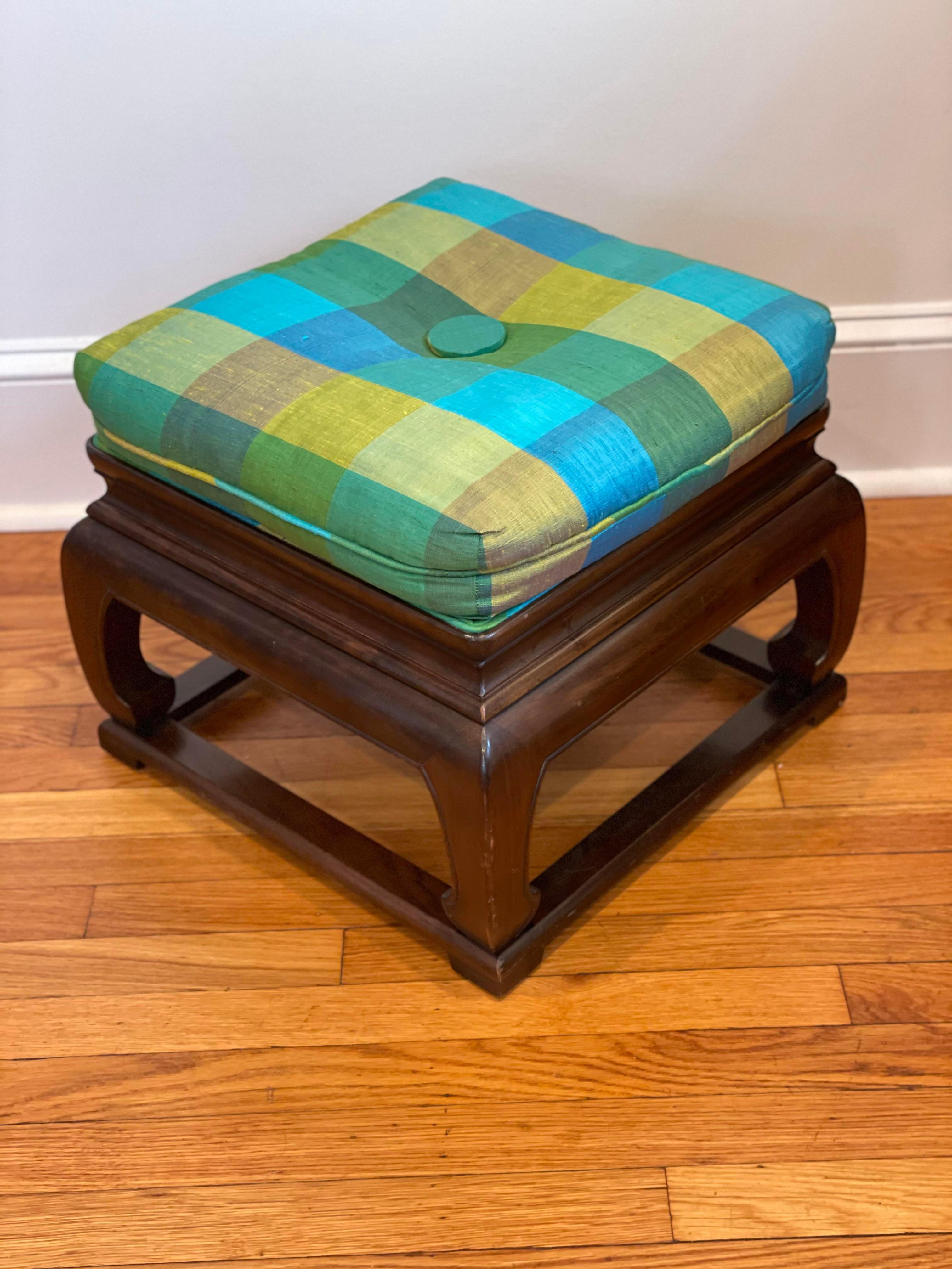 Baker Furniture Mid-Century Chinoiserie Ottoman Pouf In Good Condition For Sale In W Allenhurst, NJ