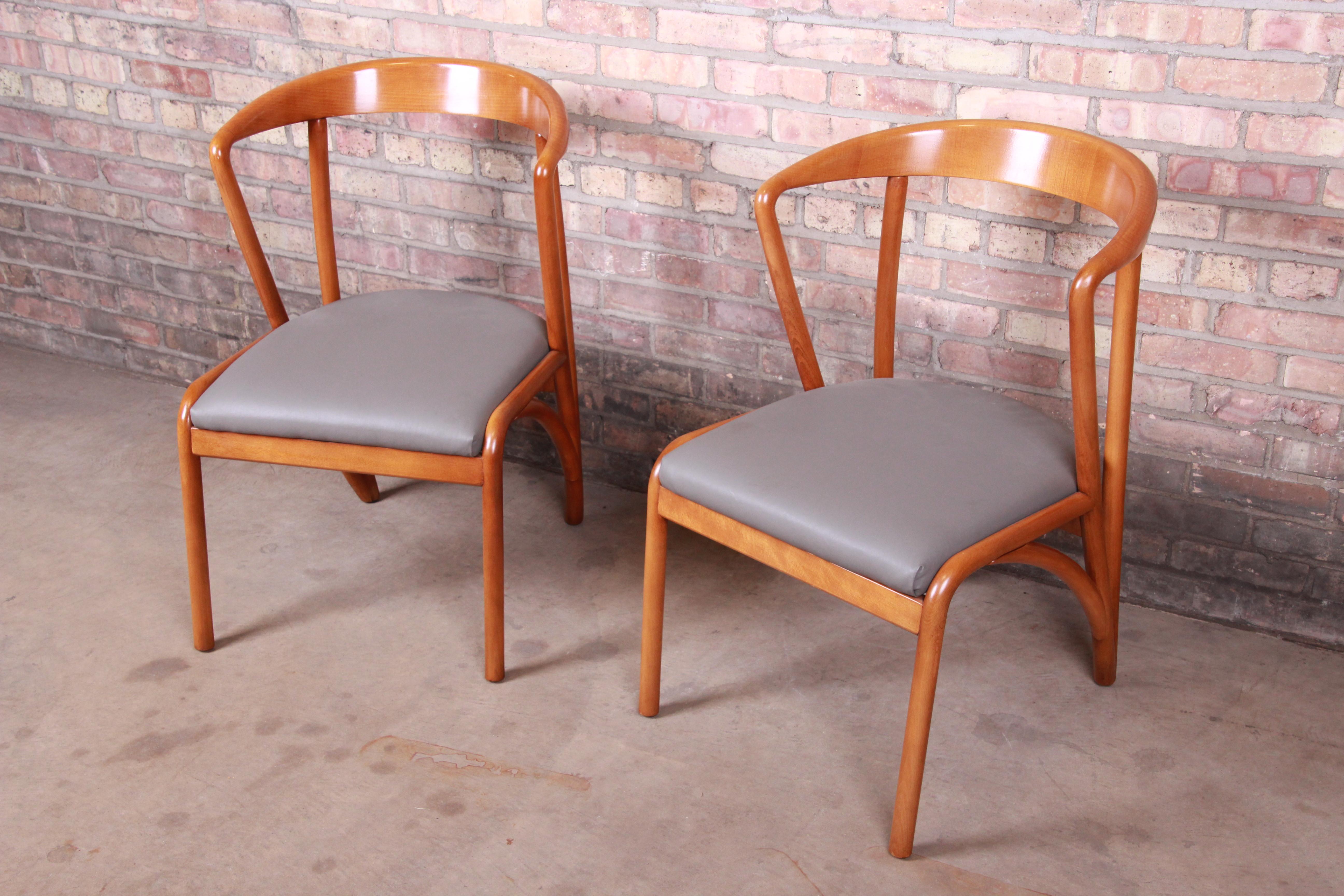 Contemporary Baker Furniture Mid-Century Modern Sculpted Solid Maple Armchairs, Pair For Sale
