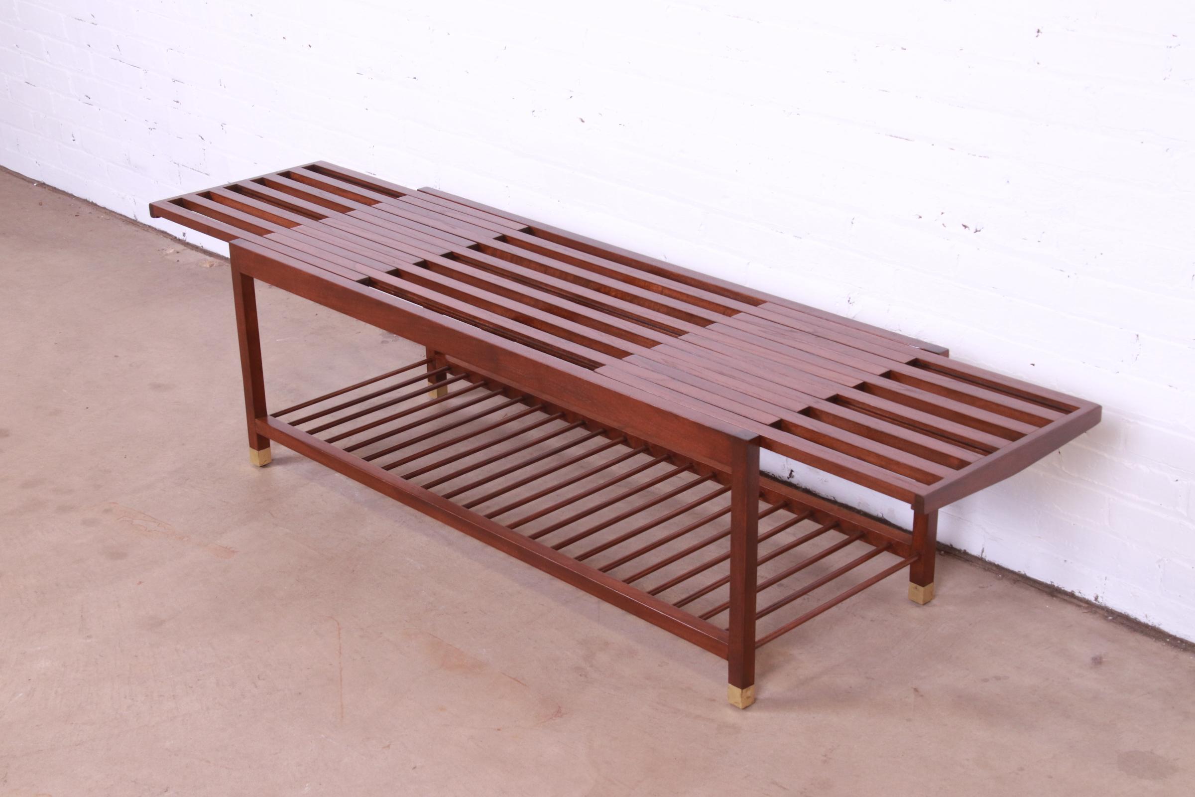 Baker Furniture Mesa de centro extensible de listones de teca moderna de mediados de siglo, reacabada en venta 6