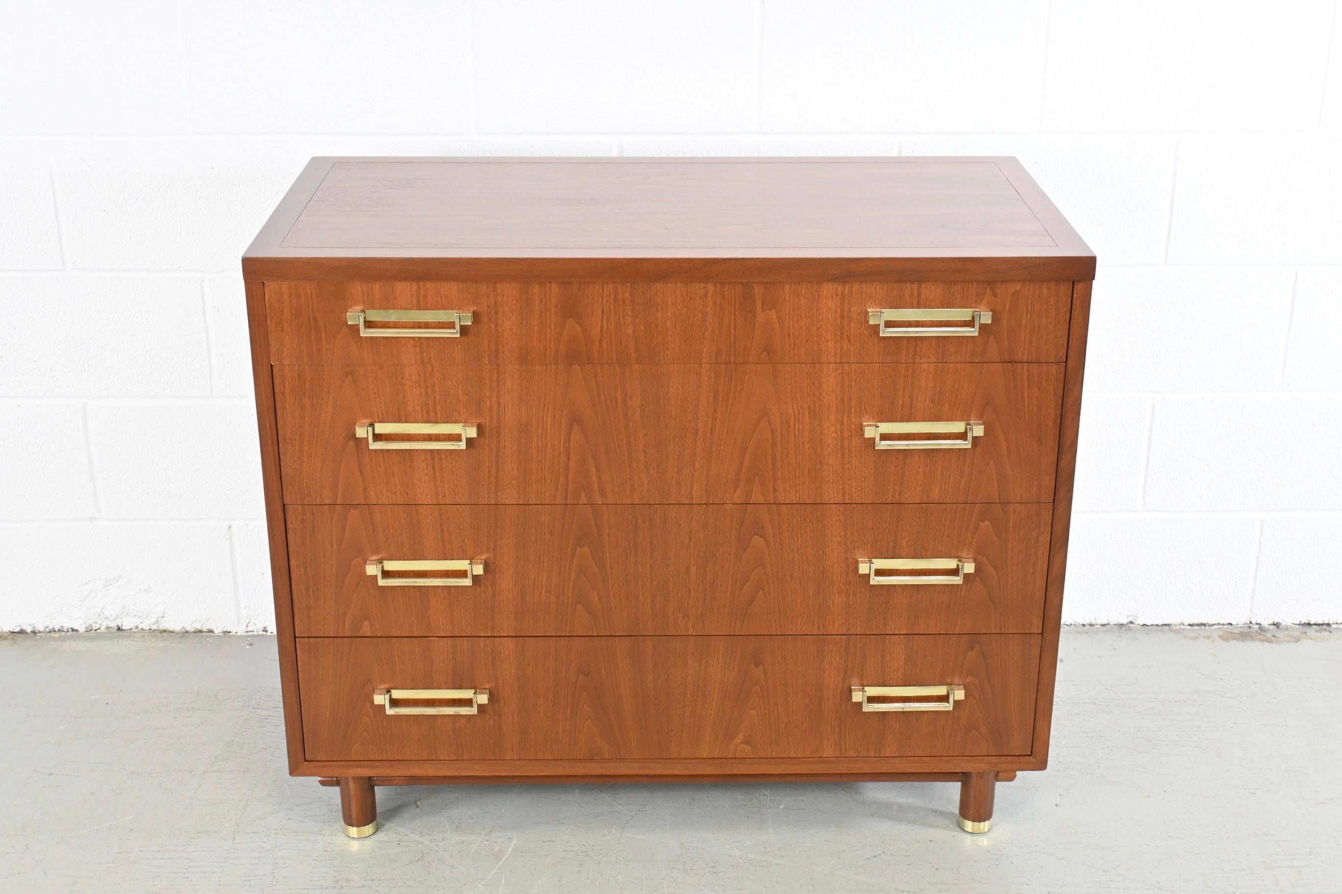 Baker Furniture Mid-Century Modern Walnut Dresser In Excellent Condition In Morgan, UT