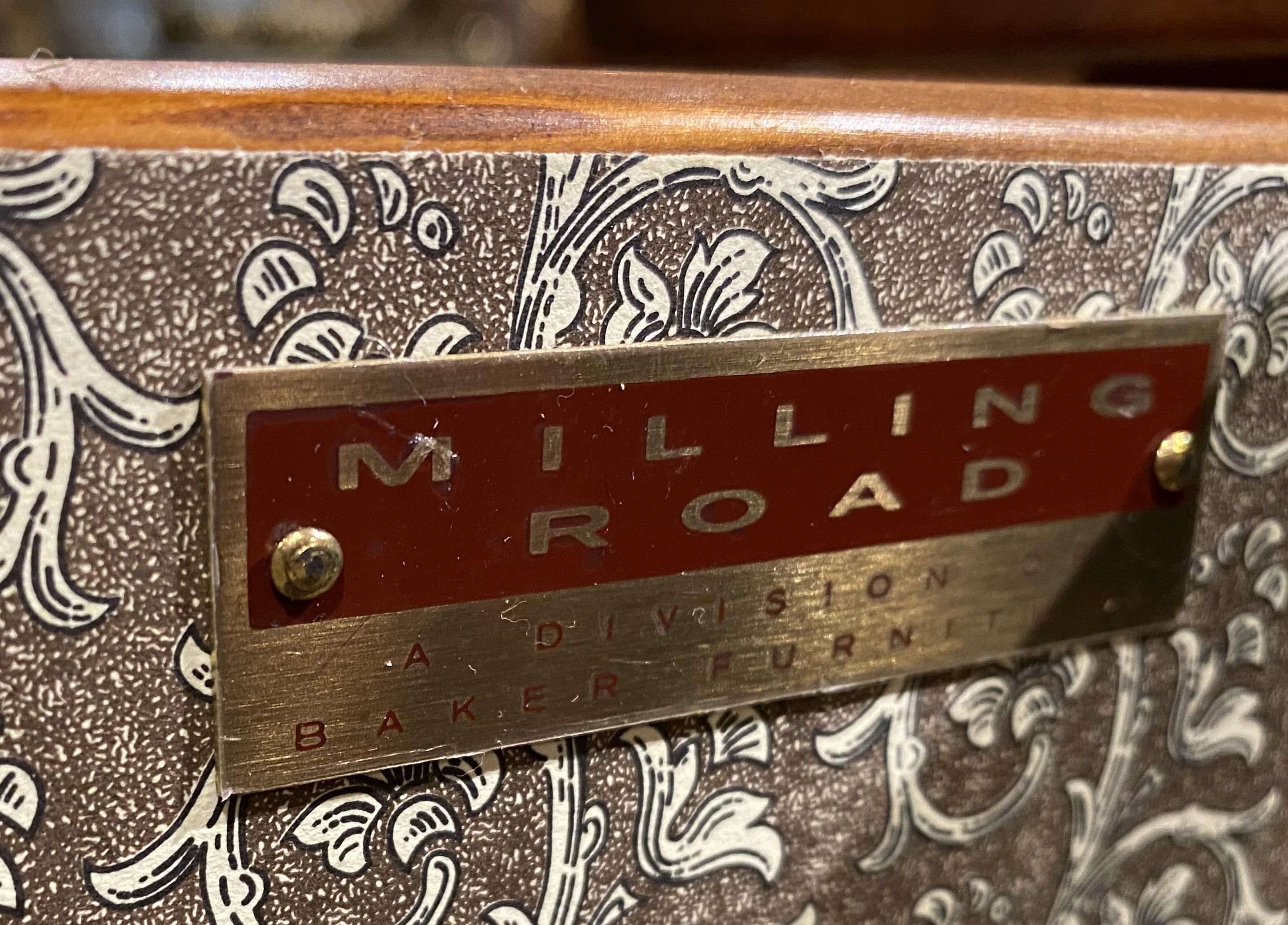 Console a un cassetto in stile francese di Baker Furniture Milling Road in vendita 5