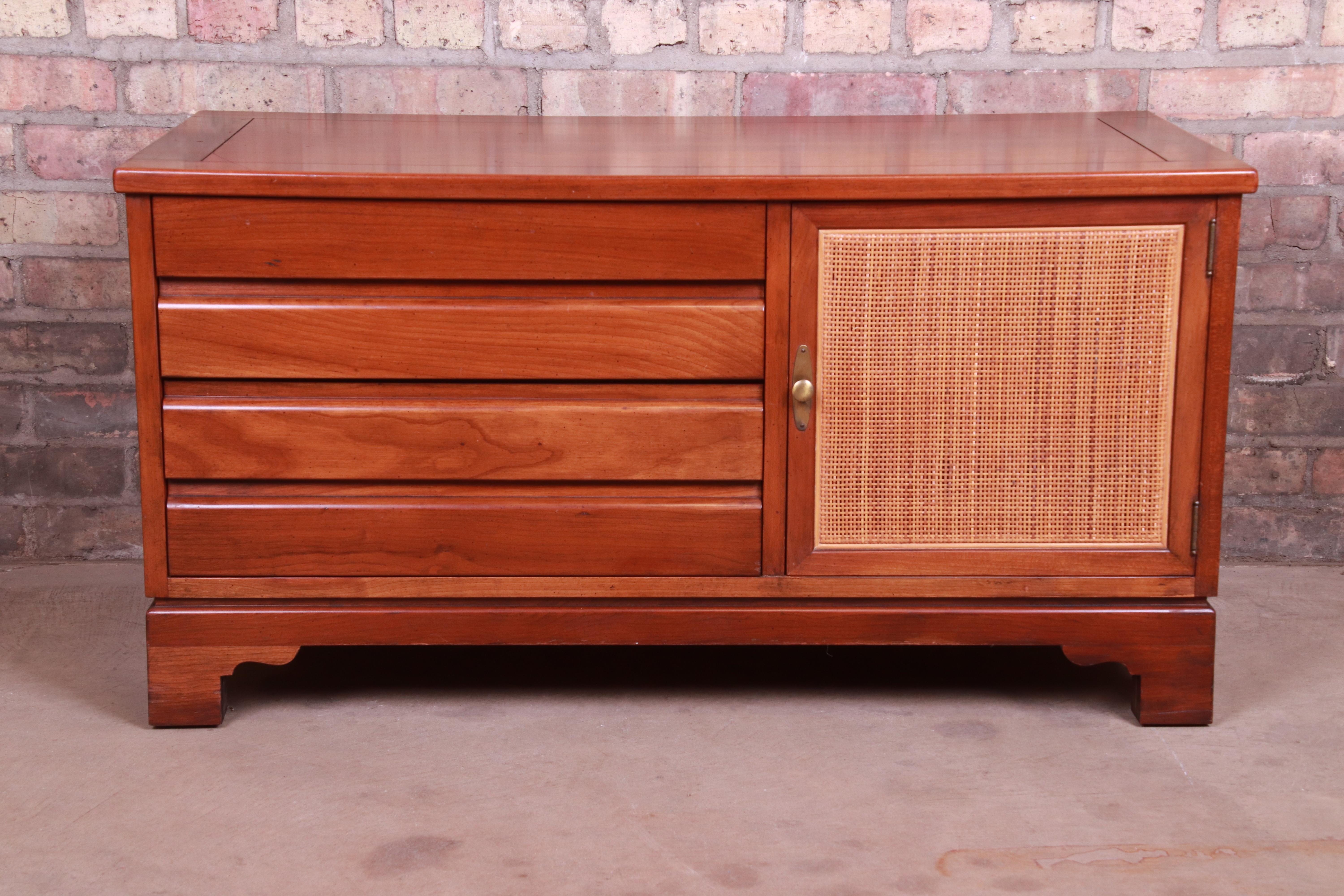A gorgeous Mid-Century Modern two-drawer cabinet chest

By Baker Furniture 