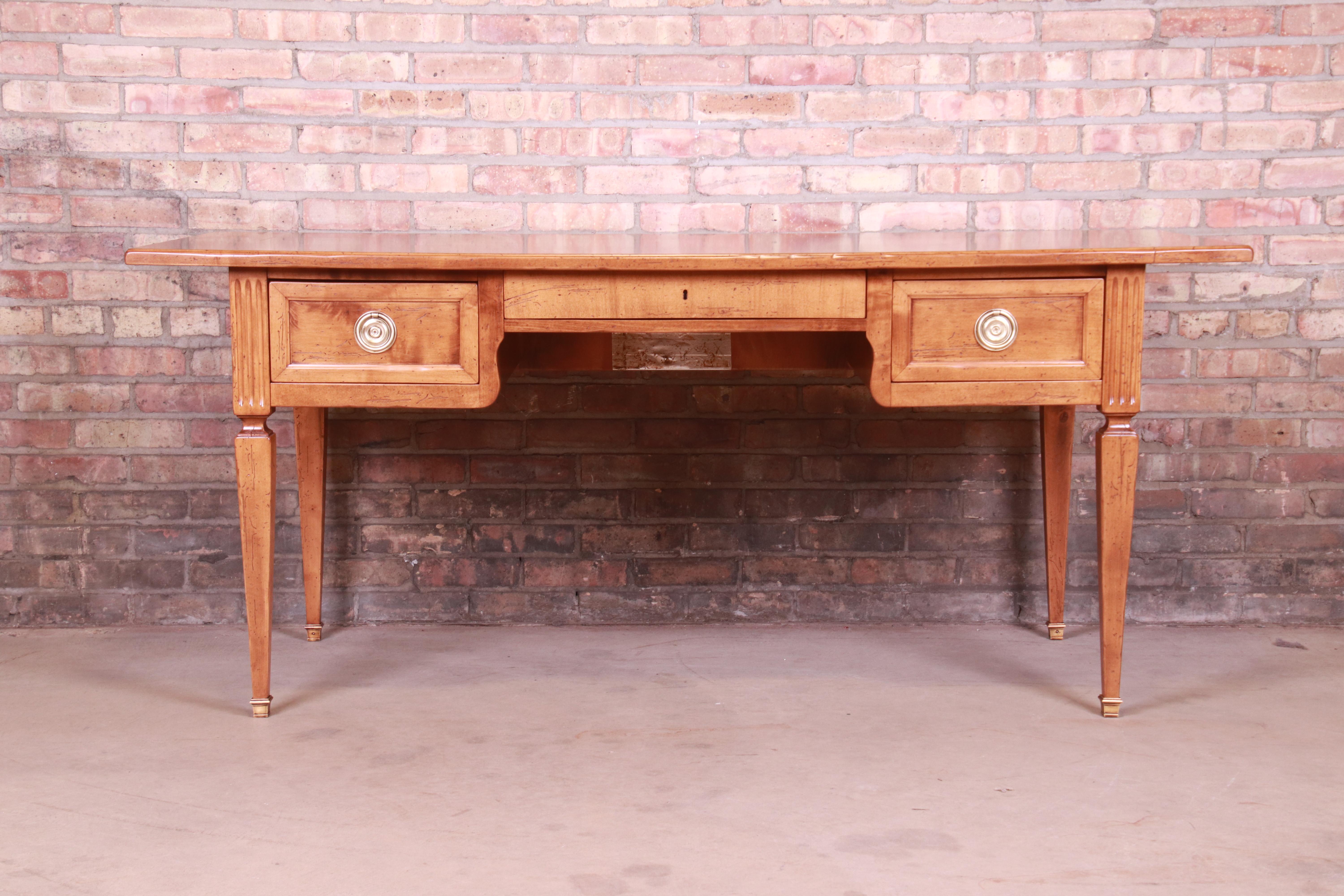 An exceptional neoclassical style writing desk

By Baker Furniture 