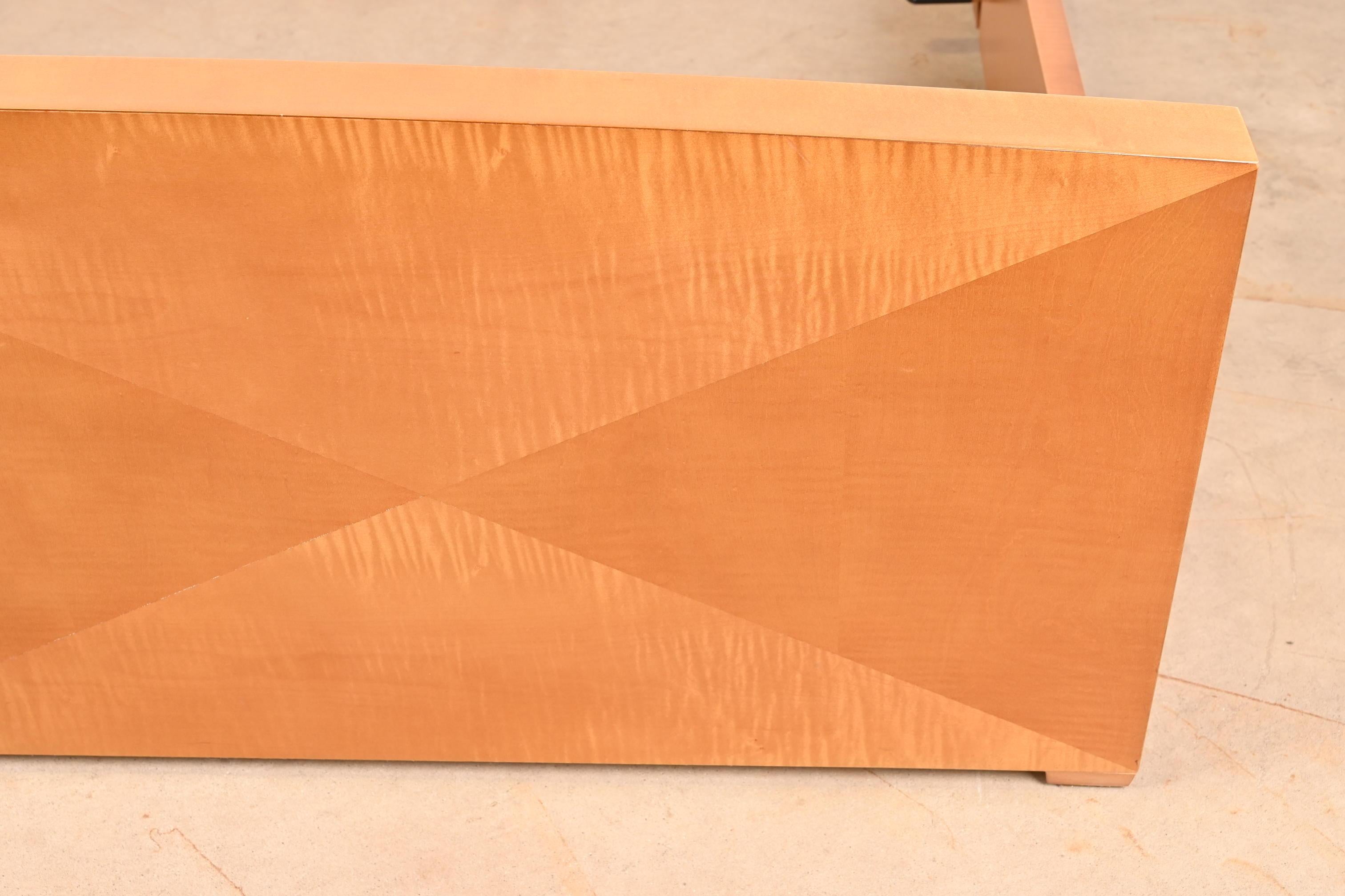 Letto matrimoniale Baker Furniture Modern Art Deco Primavera Wood in vendita 3