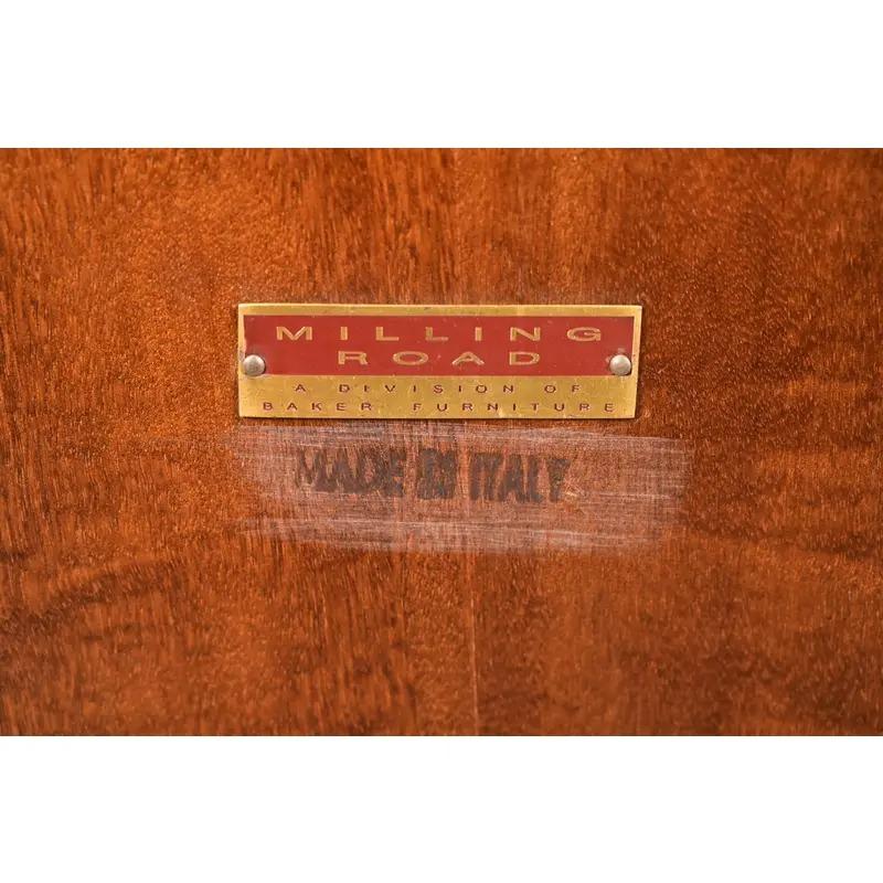 Etagere moderno in mogano di Baker Furniture in vendita 3