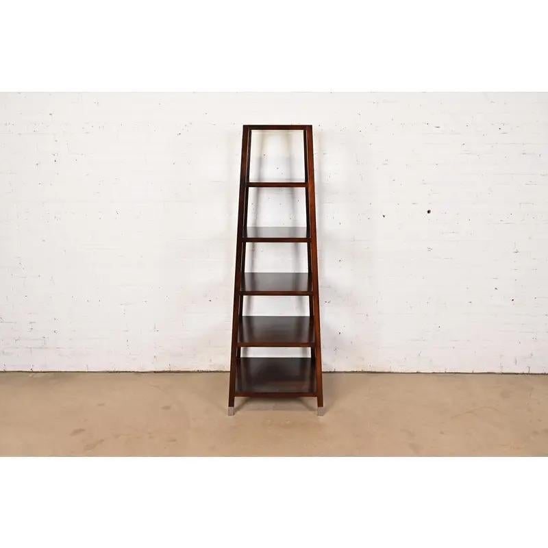 Moderno Etagere moderno in mogano di Baker Furniture in vendita