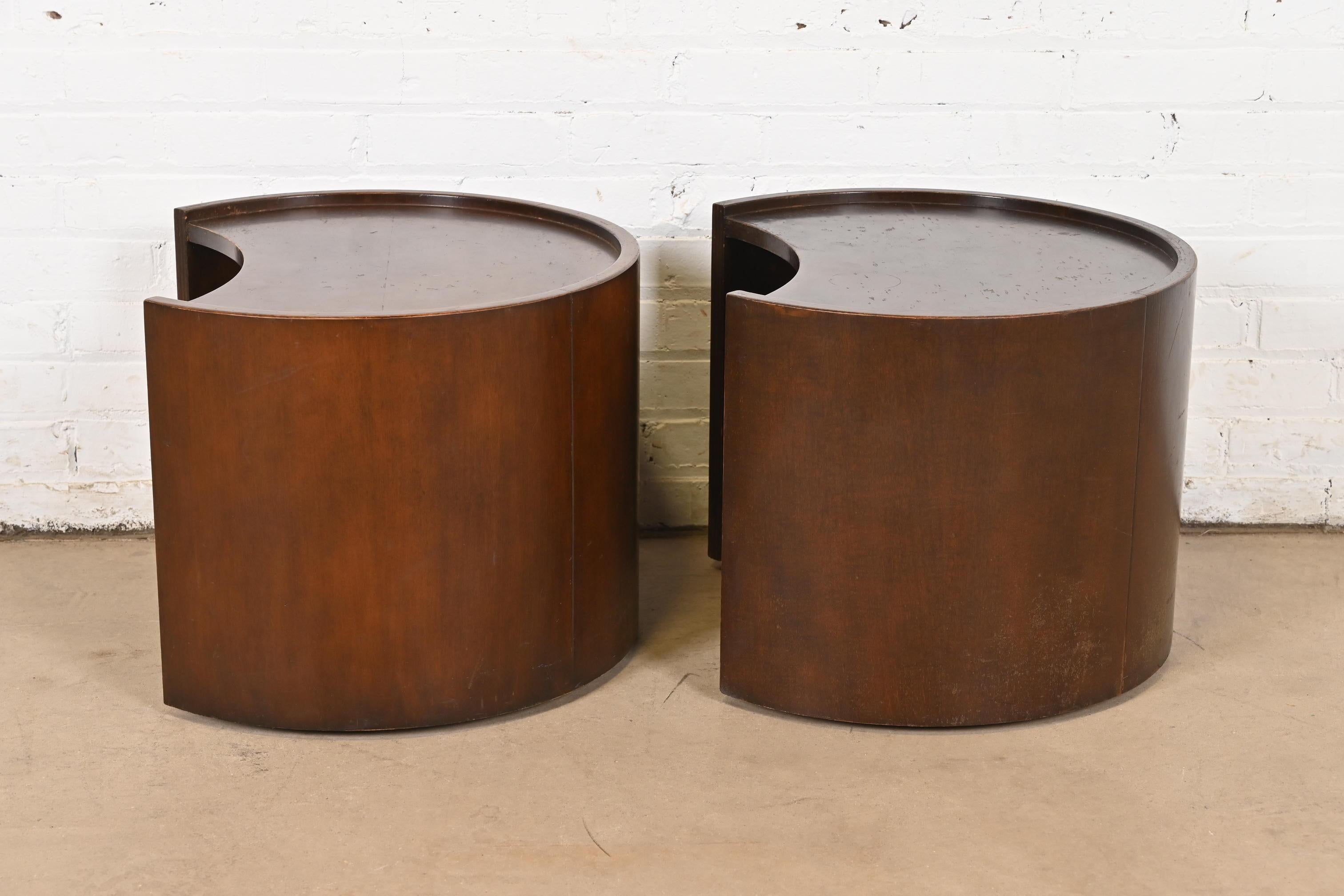 Baker Furniture Modern Maple Concave Occasional Side Tables or Nightstands, Pair For Sale 3