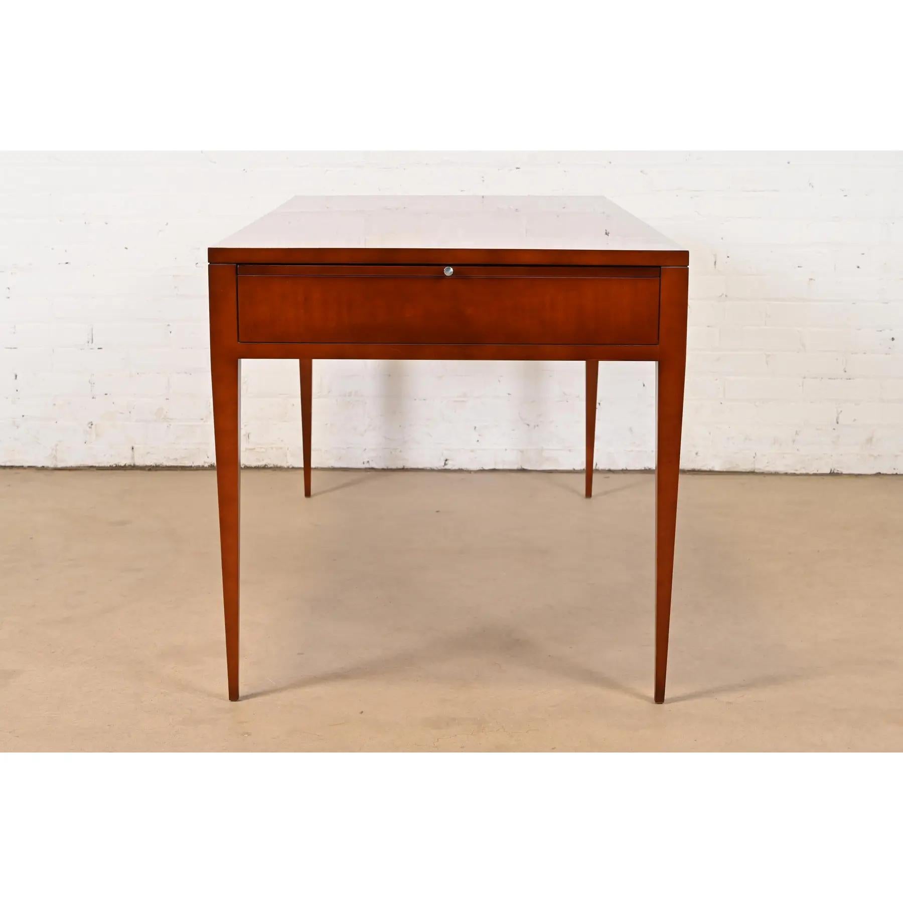 Baker Furniture Moderner Regency Schreibtisch oder Bureau Plat Schreibtisch im Angebot 5