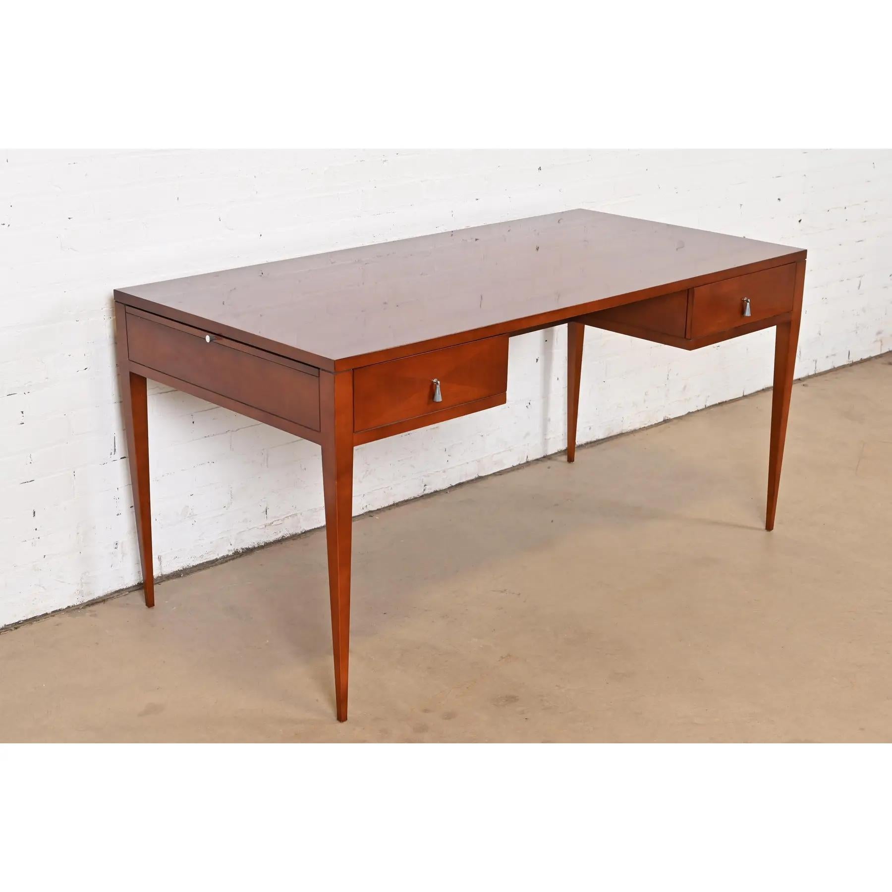 Baker Furniture Moderner Regency Schreibtisch oder Bureau Plat Schreibtisch (Ende des 20. Jahrhunderts) im Angebot