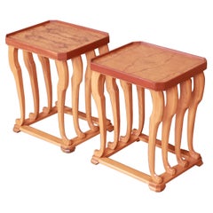 Baker Furniture Tavolini o Comodini moderni scultorei in legno di boro, rifiniti