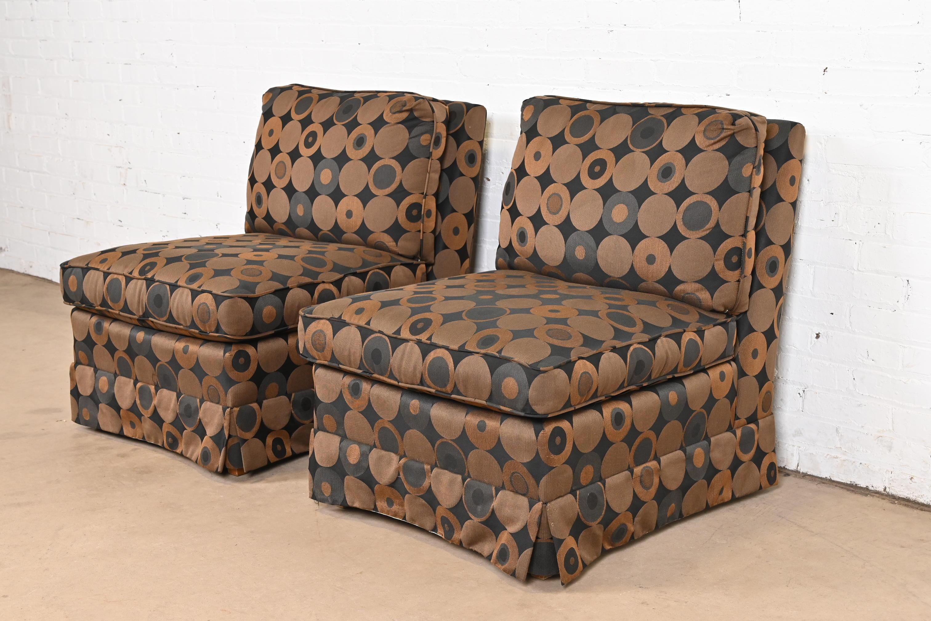Americano Baker Furniture Sedie da salotto moderne senza braccioli imbottite con ottomana in vendita