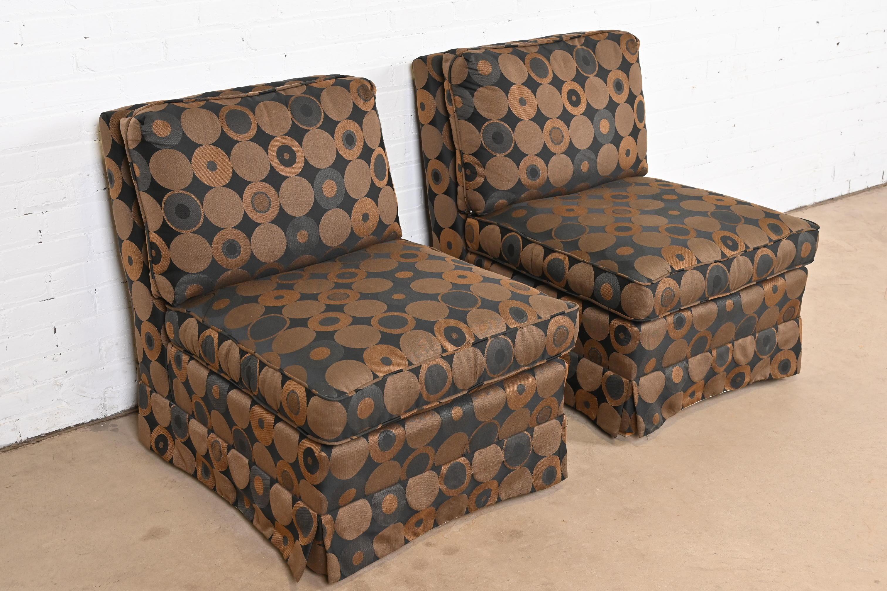Baker Furniture Sedie da salotto moderne senza braccioli imbottite con ottomana In condizioni buone in vendita a South Bend, IN