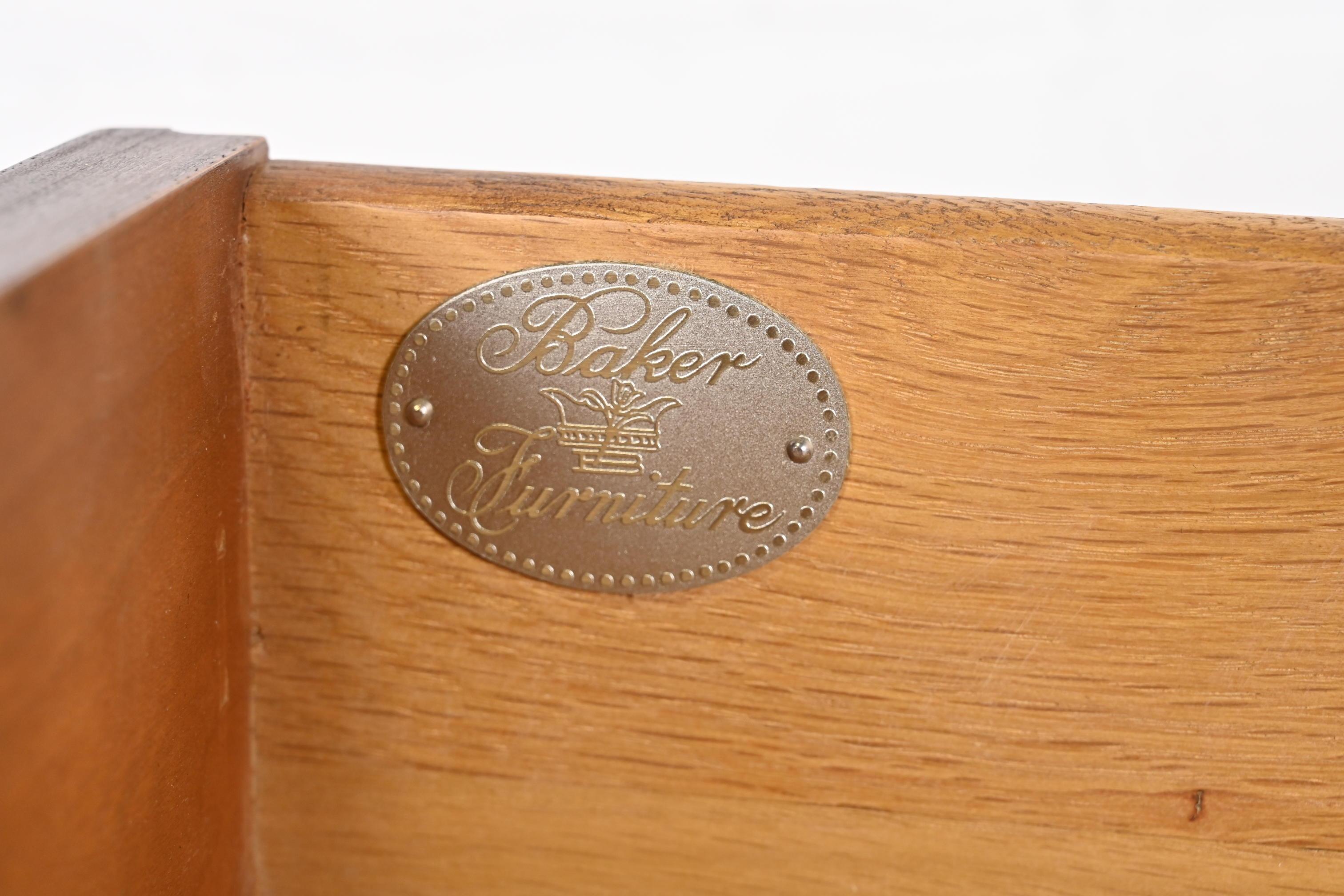 Baker Furniture Neoklassische Wurzelholz und montiert Messing Konsole oder Sofa Tisch im Angebot 6