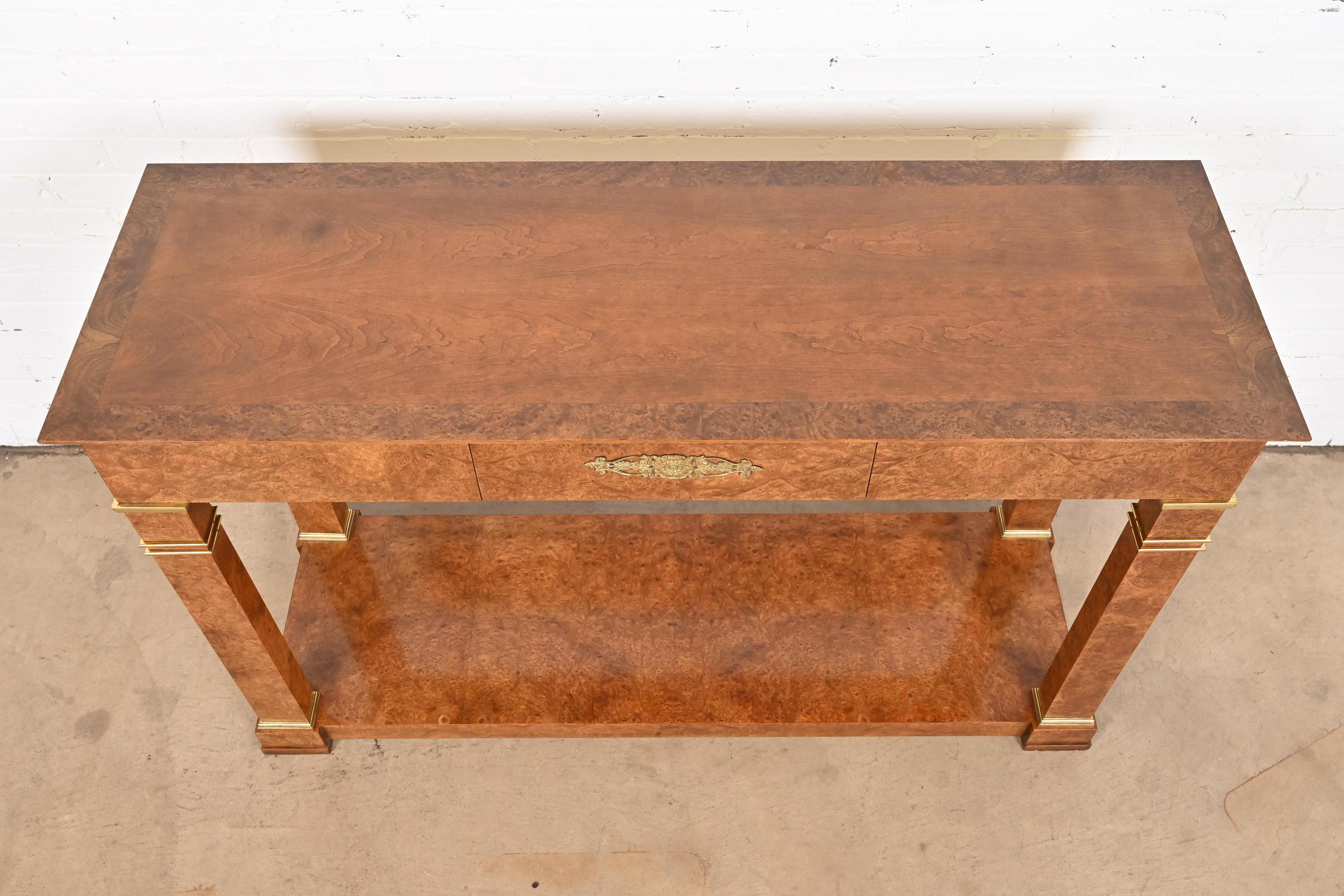 Baker Furniture Neoklassische Wurzelholz und montiert Messing Konsole oder Sofa Tisch im Angebot 7