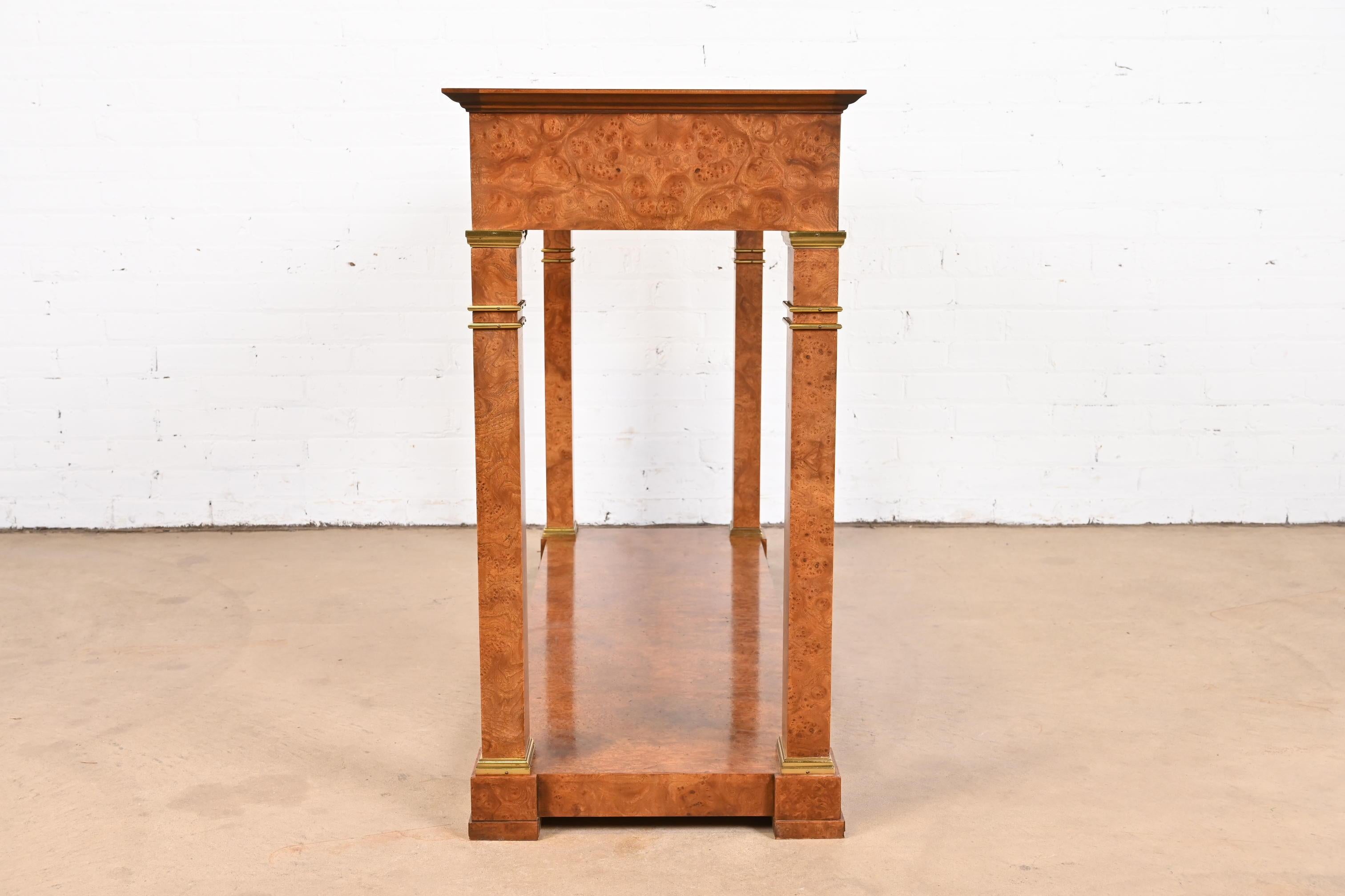 Baker Furniture Neoklassische Wurzelholz und montiert Messing Konsole oder Sofa Tisch im Angebot 8