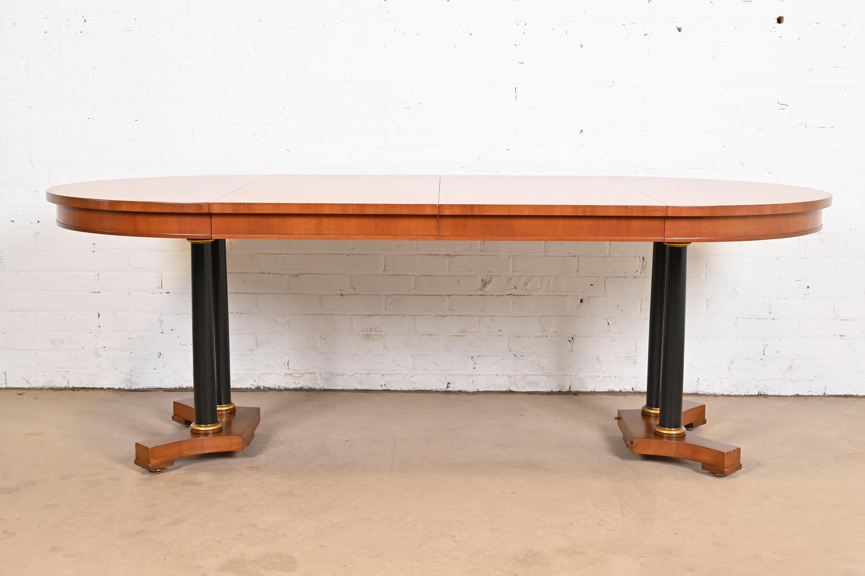 Mueble Baker Mesa Neoclásica con Pedestal de Madera de Cerezo y Parcela Ebonizada en Bueno estado para la venta en South Bend, IN