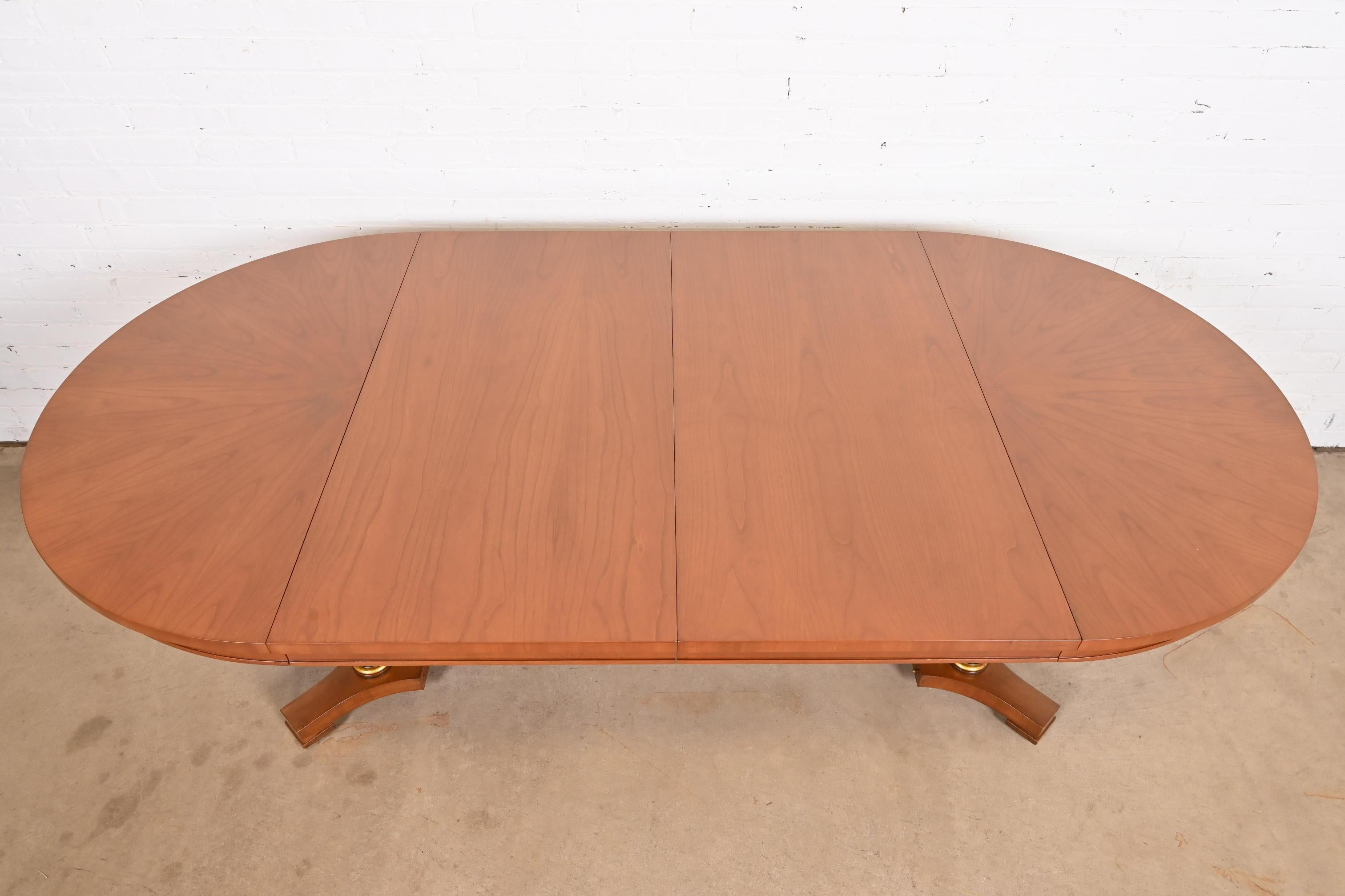 Mueble Baker Mesa Neoclásica con Pedestal de Madera de Cerezo y Parcela Ebonizada mediados del siglo XX en venta