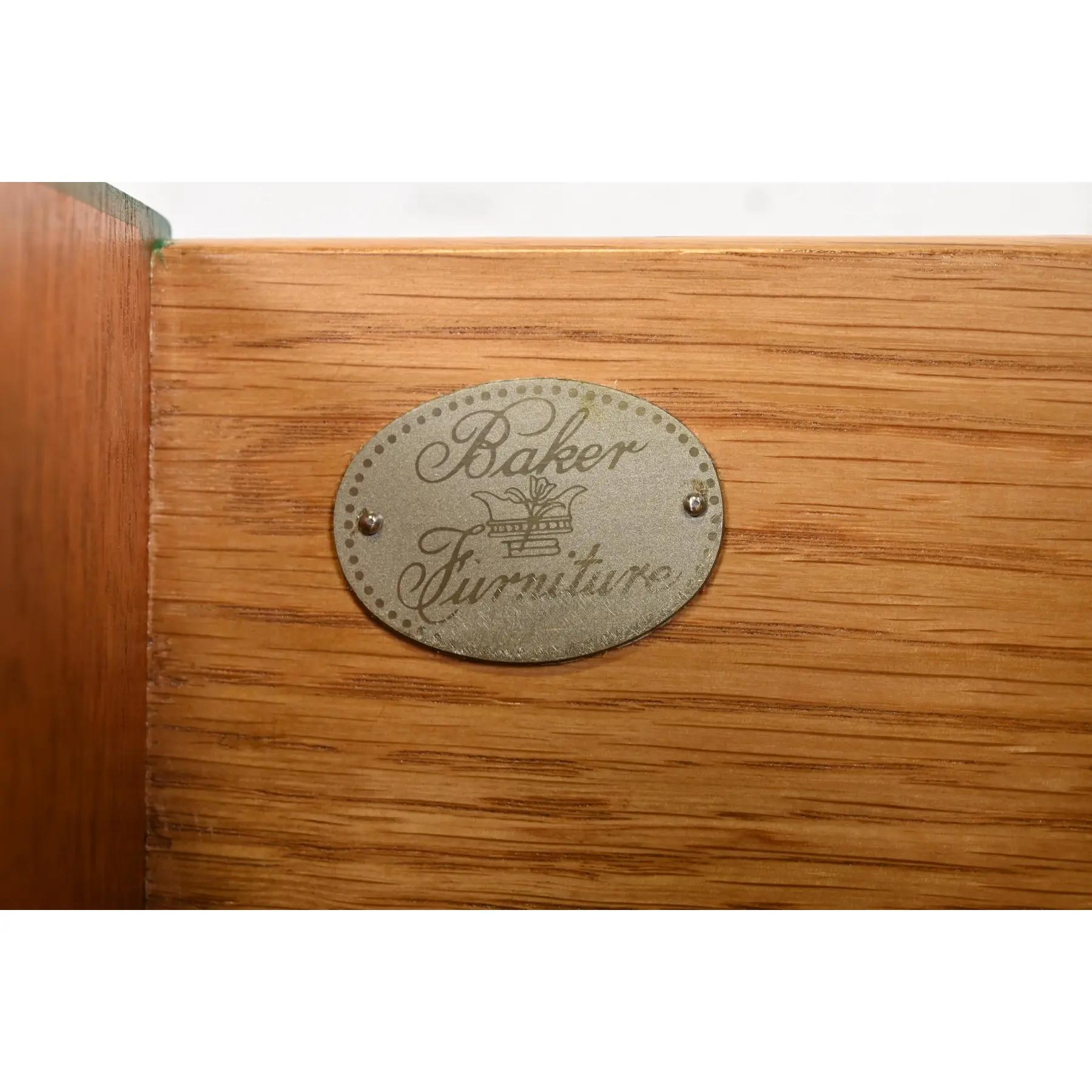 Baker Furniture Neoclassical Green Lacquered Mahogany Nightstands, Refinished For Sale 3