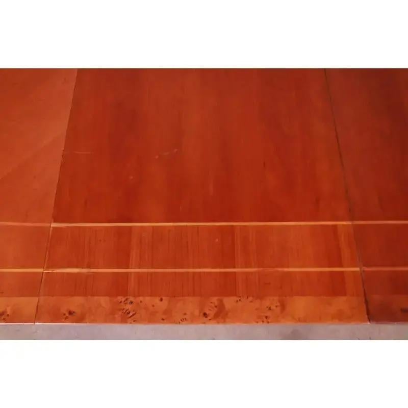 Table de salle à manger à rallonge en cerisier marqueté et bois de ronce de Baker Furniture Neoclassical en vente 6