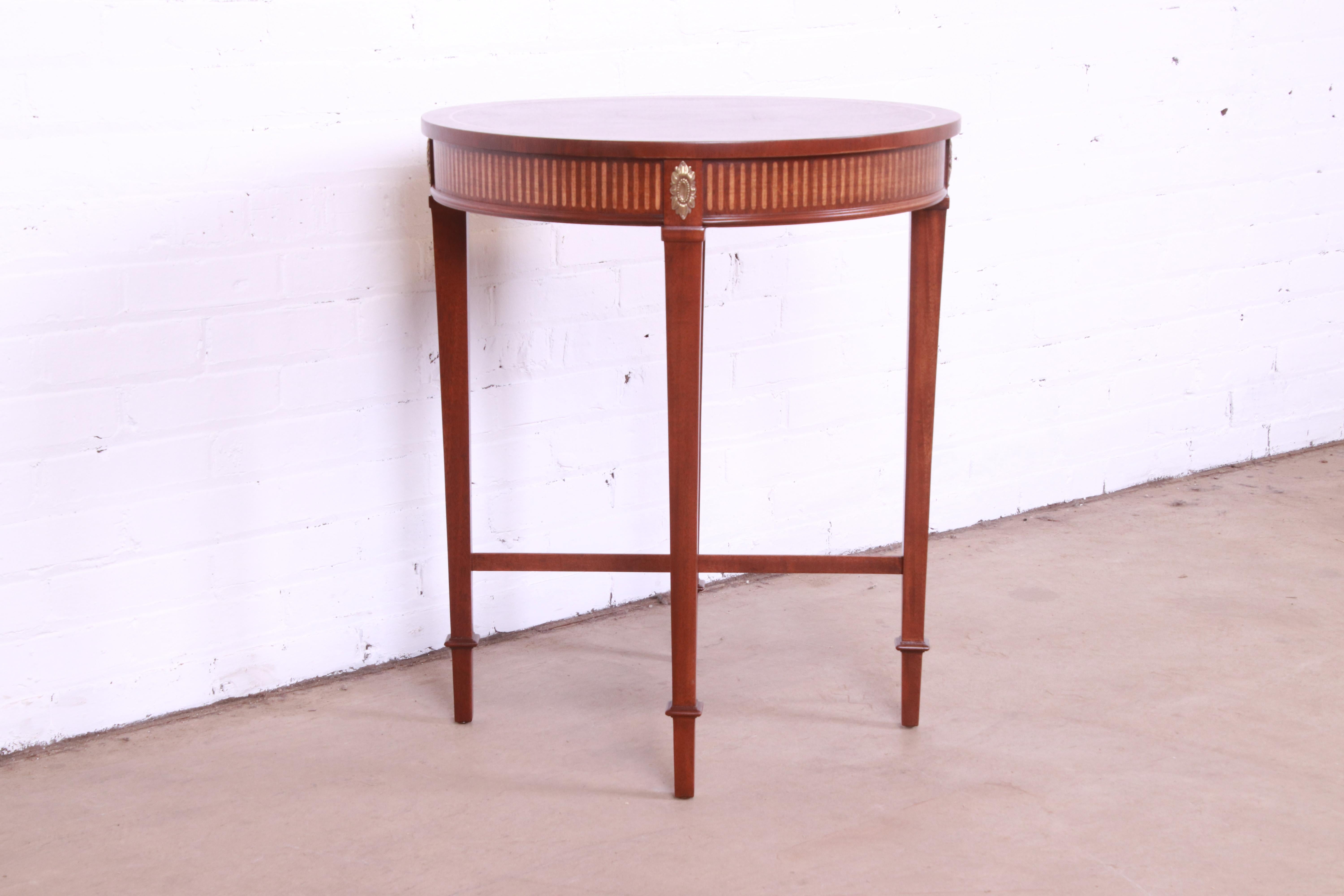 Baker Furniture Neoclassical Mahogany and Brass Tea Table, Newly Refinished For Sale 2