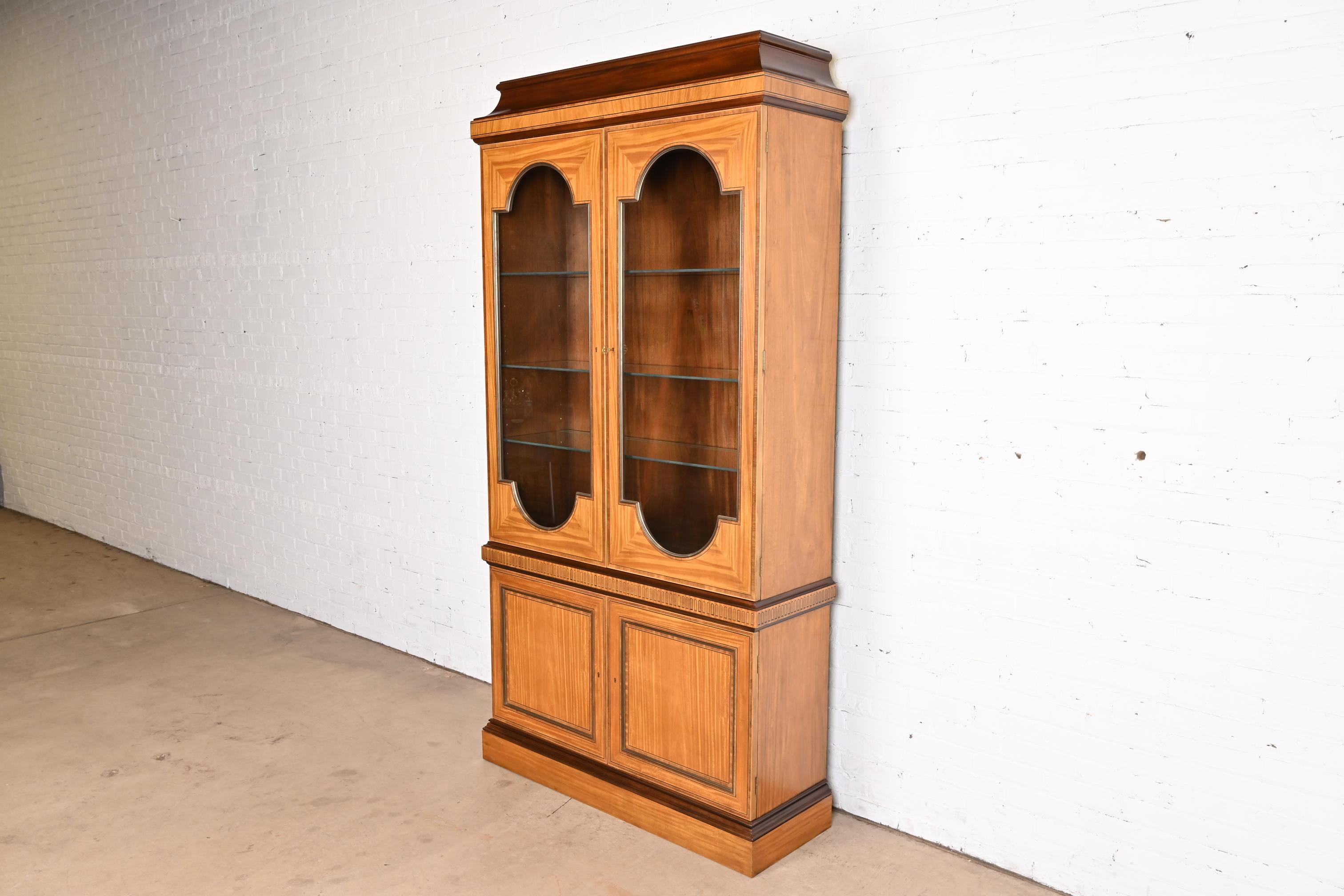 Baker Furniture Neoclassical Satinwood Lighted Breakfront Bookcase Cabinet In Good Condition For Sale In South Bend, IN