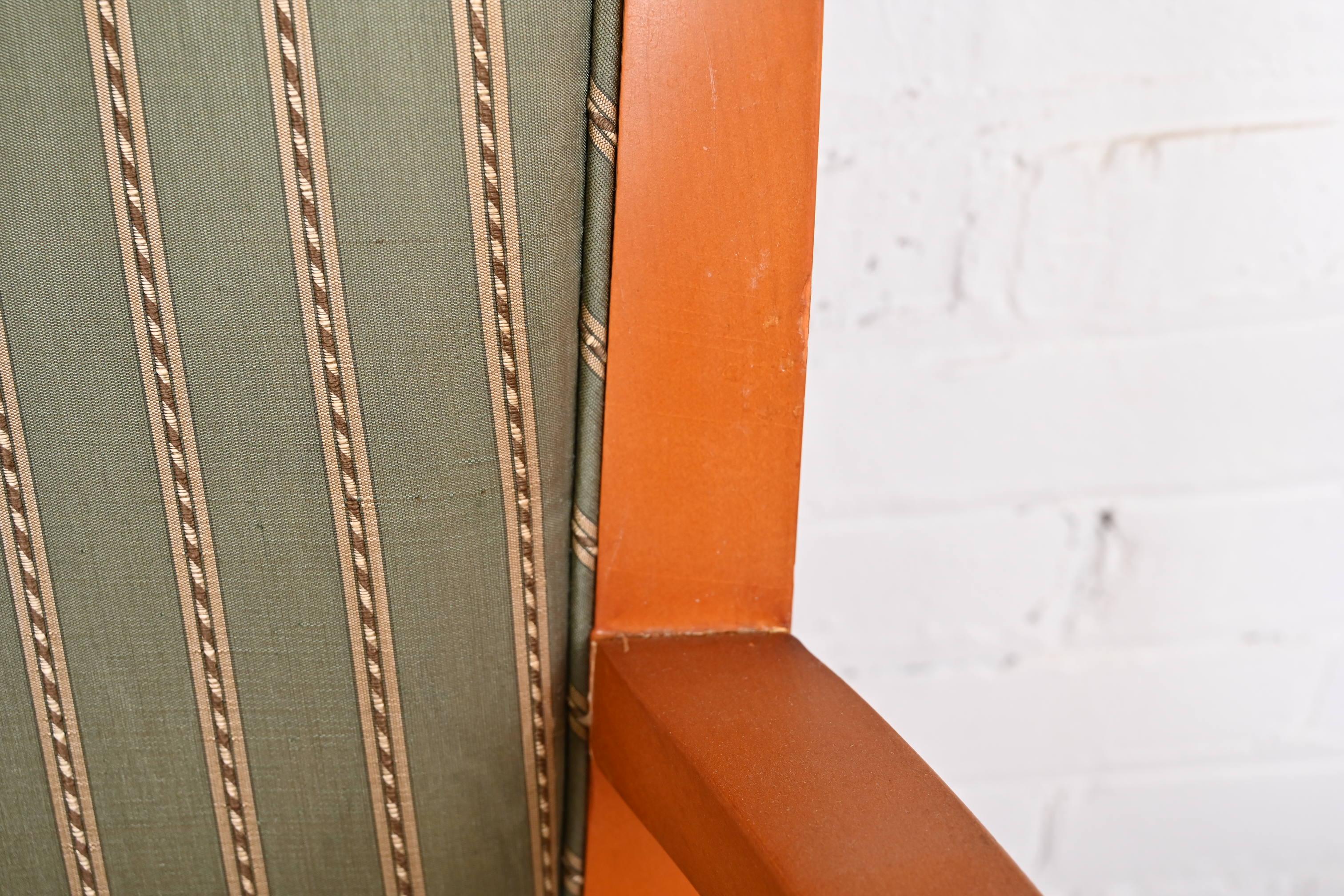 Baker Furniture Neoklassizistischer Sessel aus massivem Ahornholz mit Seidenpolsterung im Angebot 6