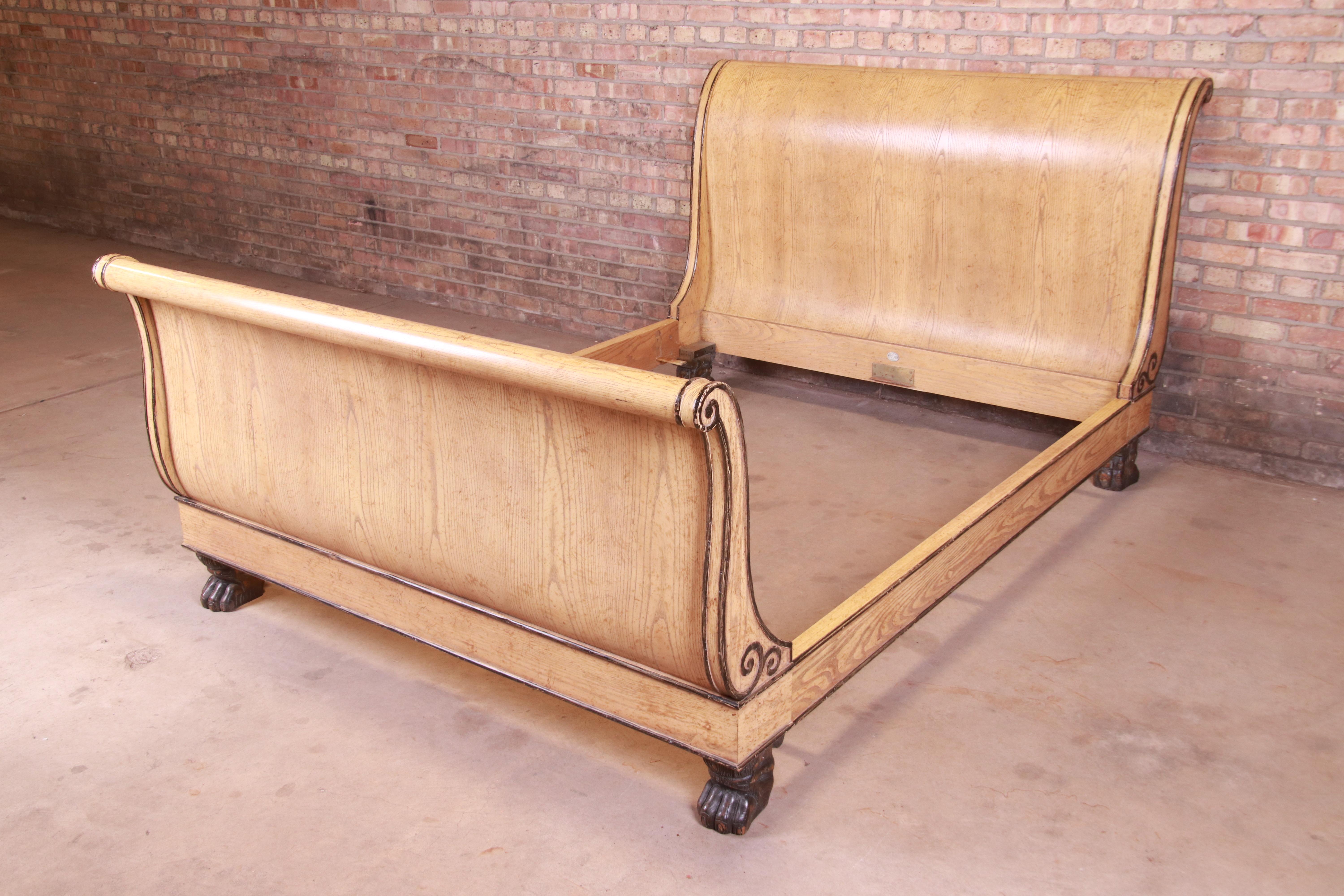 queen bed size in feet