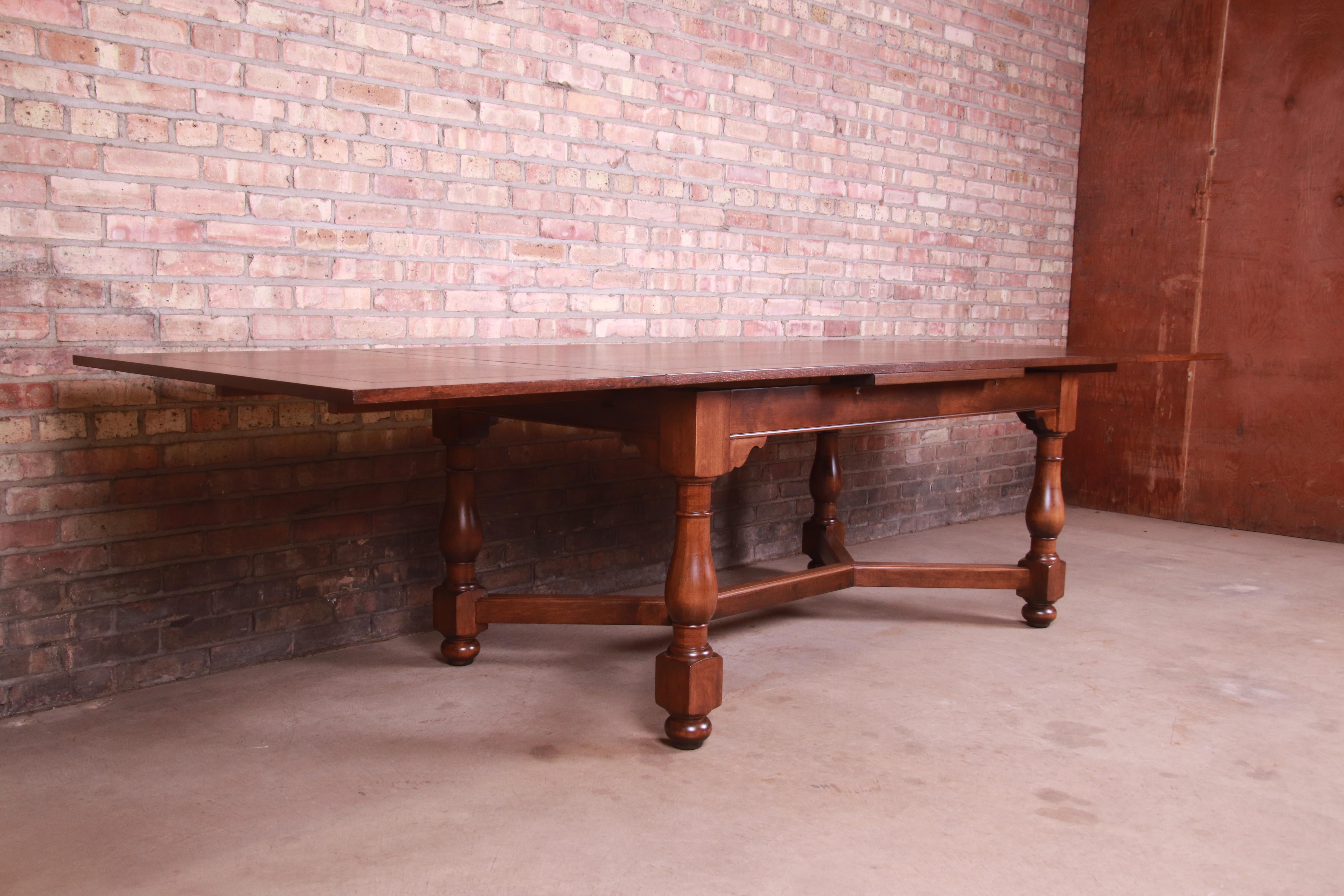 Baker Furniture Oak Harvest Farmhouse Extension Dining Table, Newly Refinished In Good Condition In South Bend, IN