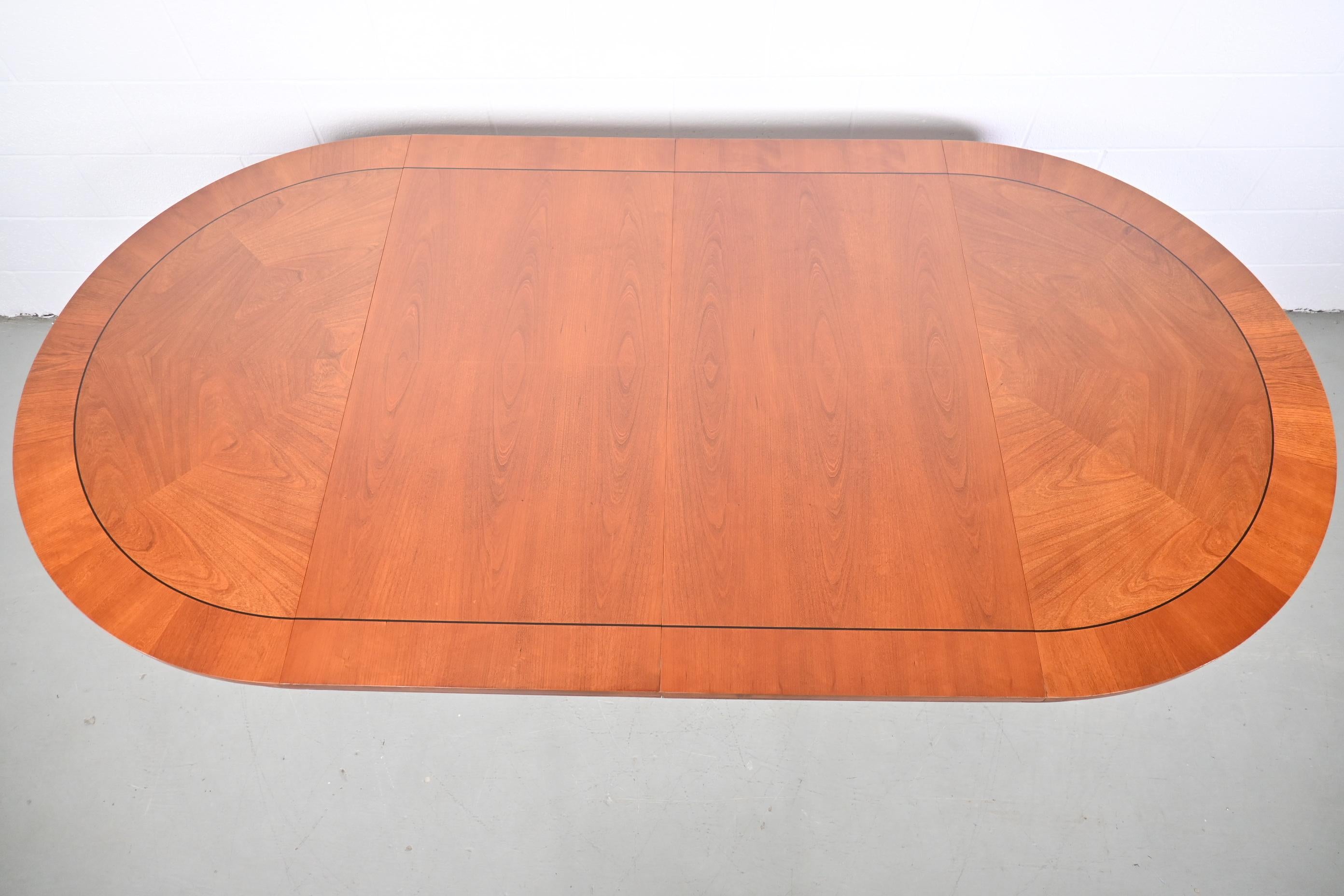 Late 20th Century Baker Furniture Palladian Round Extension Dining Table