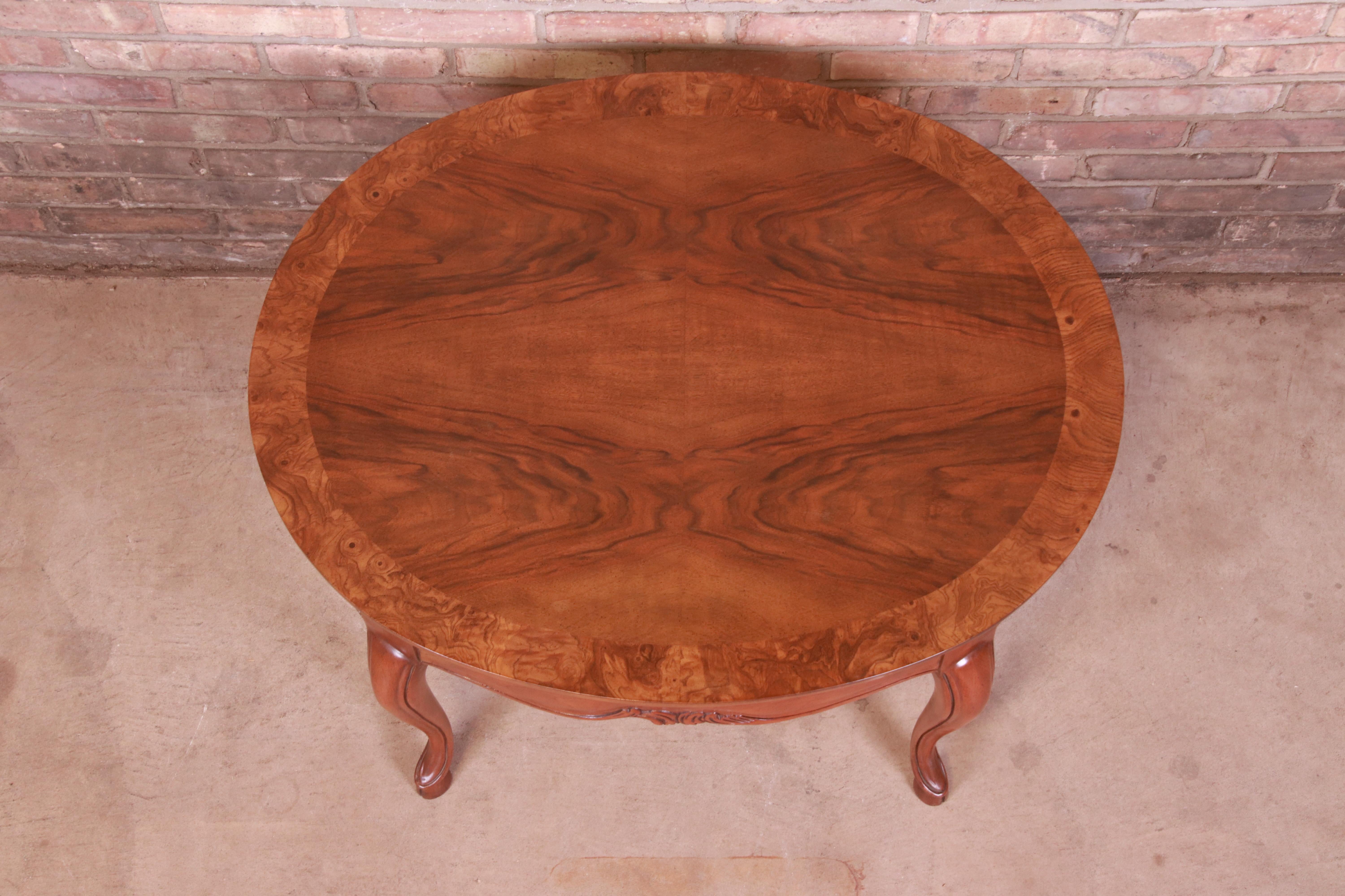 Baker Furniture Queen Anne Burled Walnut and Cherry Wood Coffee Table In Good Condition For Sale In South Bend, IN