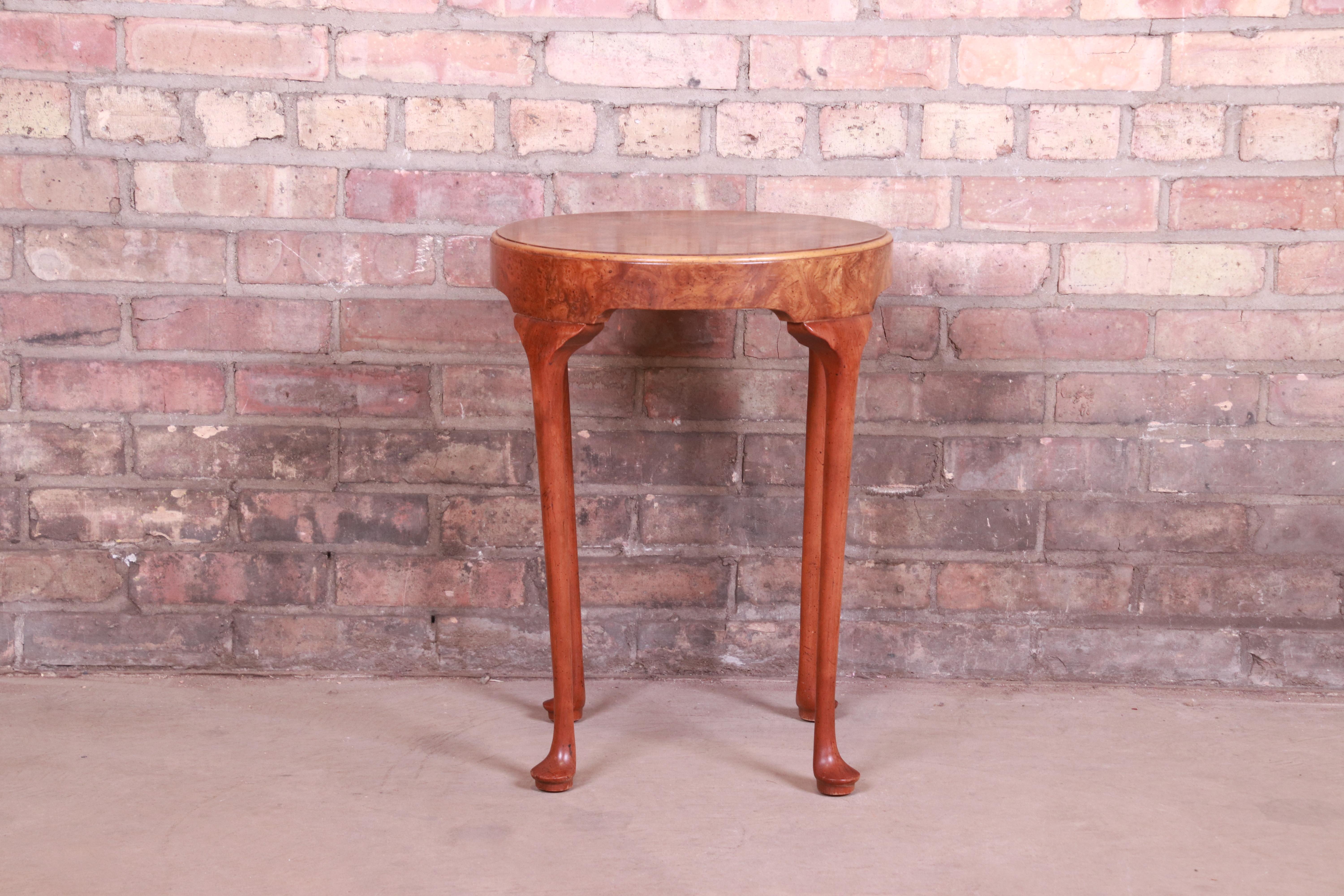 Baker Furniture Queen Anne Burled Walnut Tea Table or Occasional Side Table In Good Condition In South Bend, IN